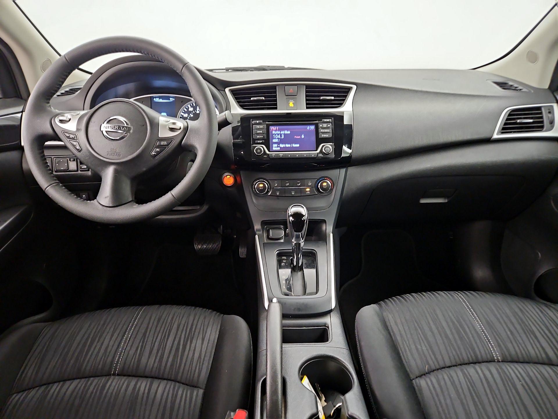 Thumbnail: 2017 Nissan Sentra - 9