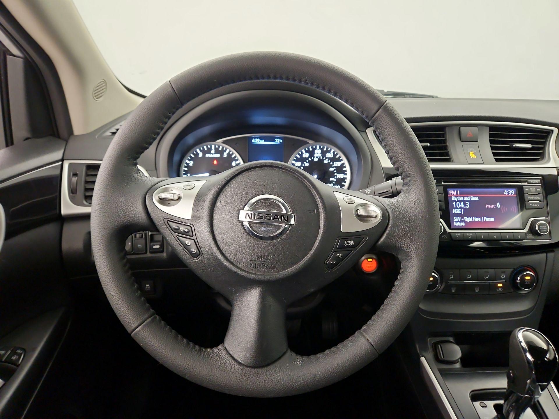 Thumbnail: 2017 Nissan Sentra - 10
