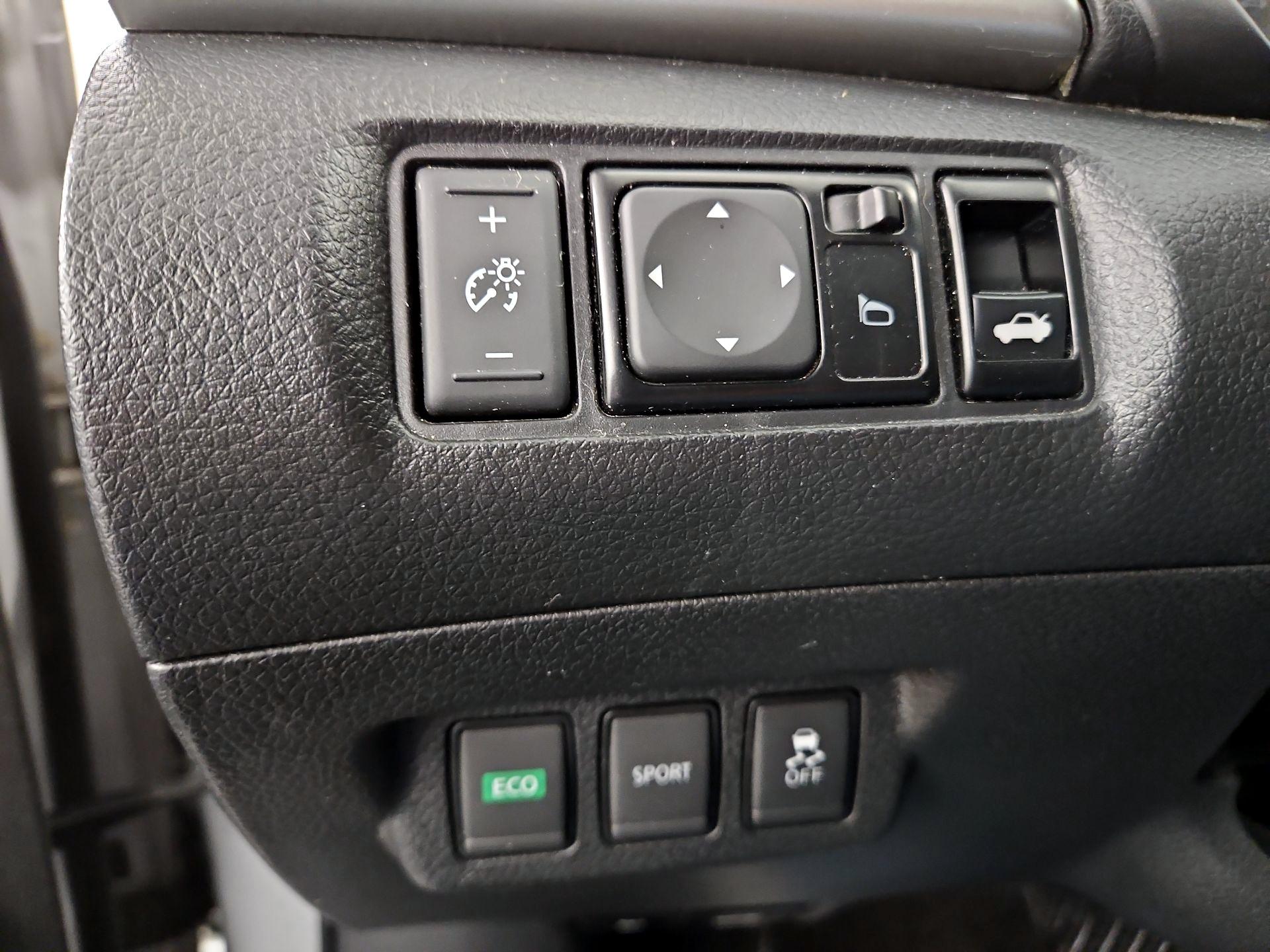 Thumbnail: 2017 Nissan Sentra - 13