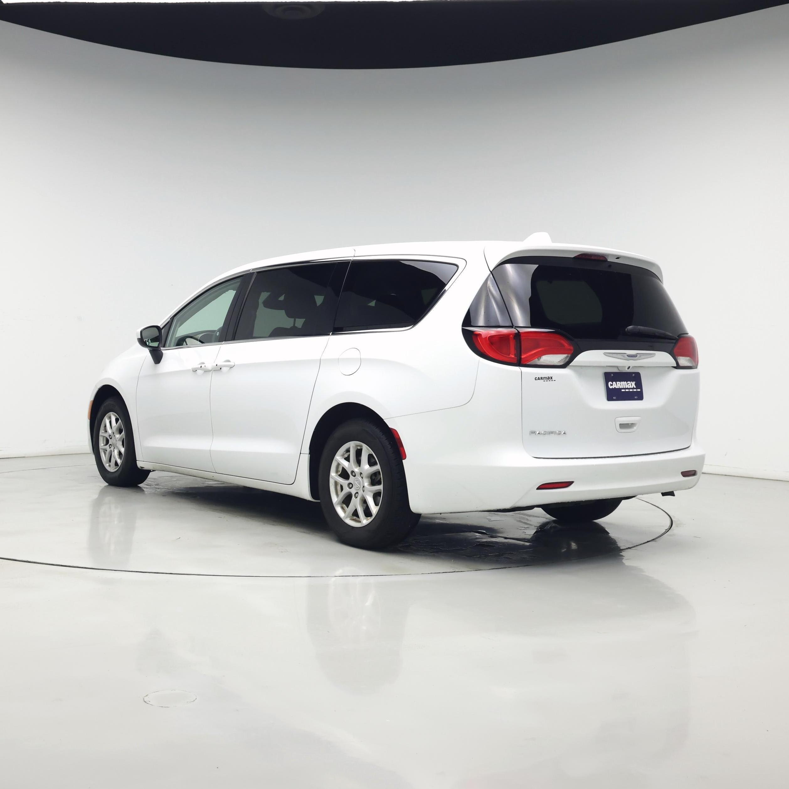 Thumbnail: 2017 Chrysler Pacifica - 2