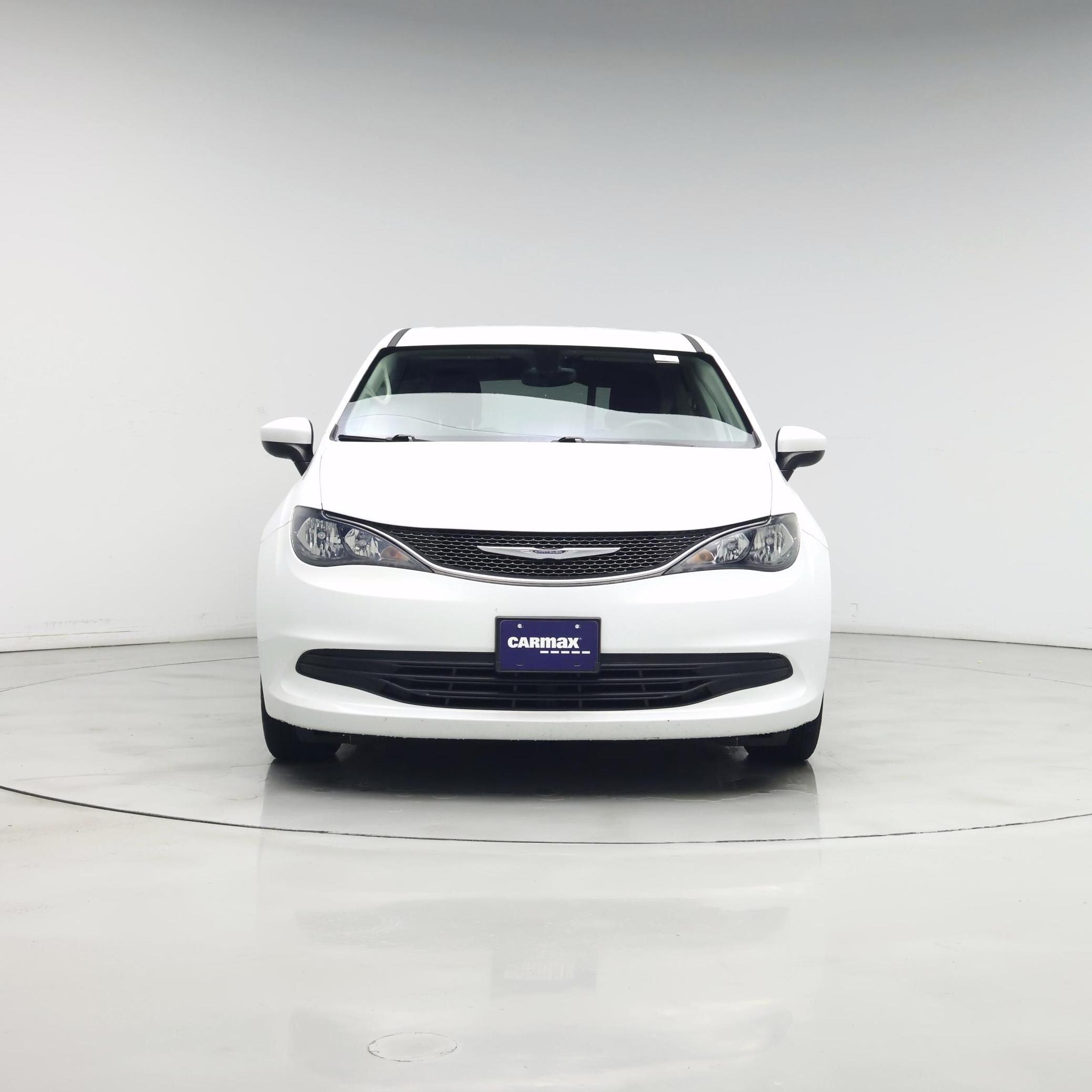 Thumbnail: 2017 Chrysler Pacifica - 5