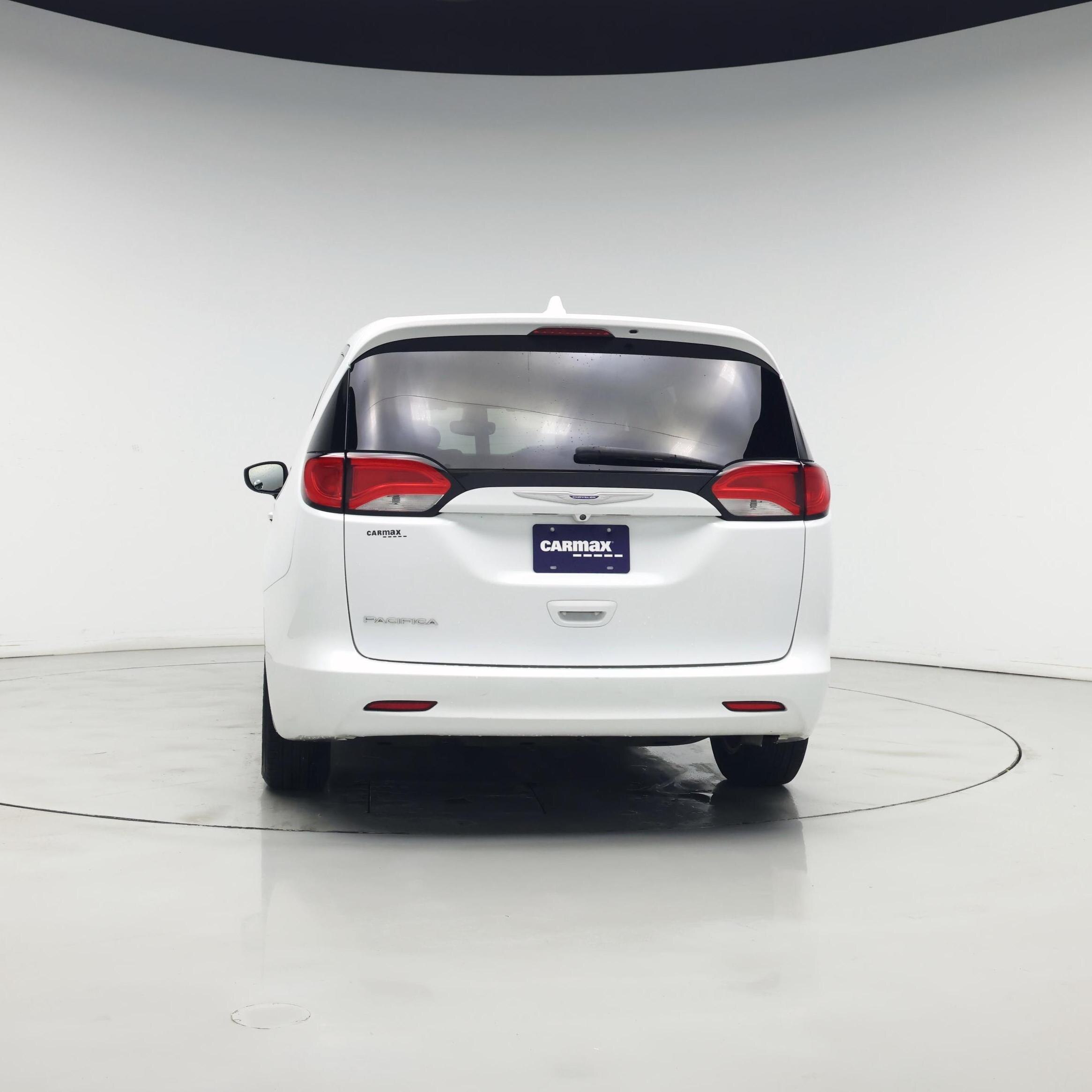Thumbnail: 2017 Chrysler Pacifica - 6