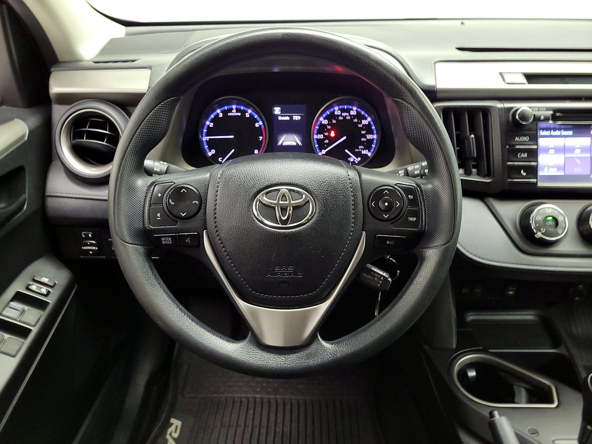 Thumbnail: 2018 Toyota RAV4 - 10