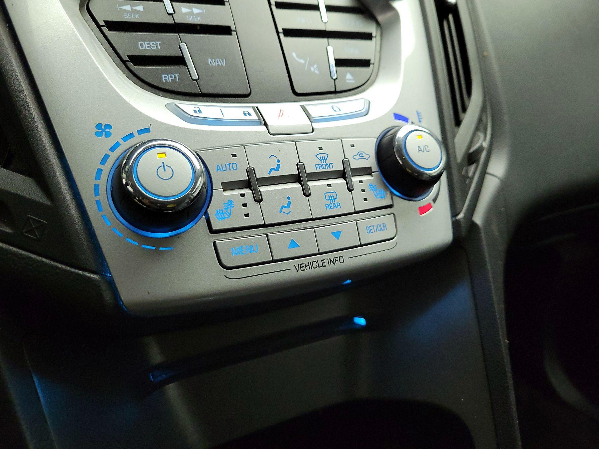 Thumbnail: 2015 Chevrolet Equinox - 16