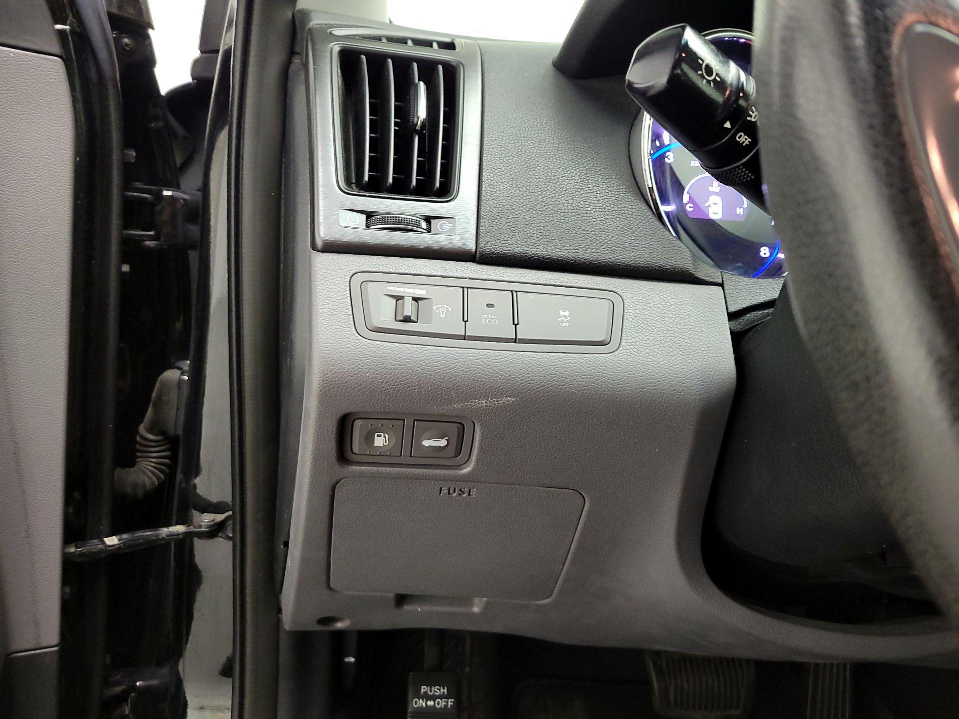 Thumbnail: 2013 Hyundai Sonata - 13