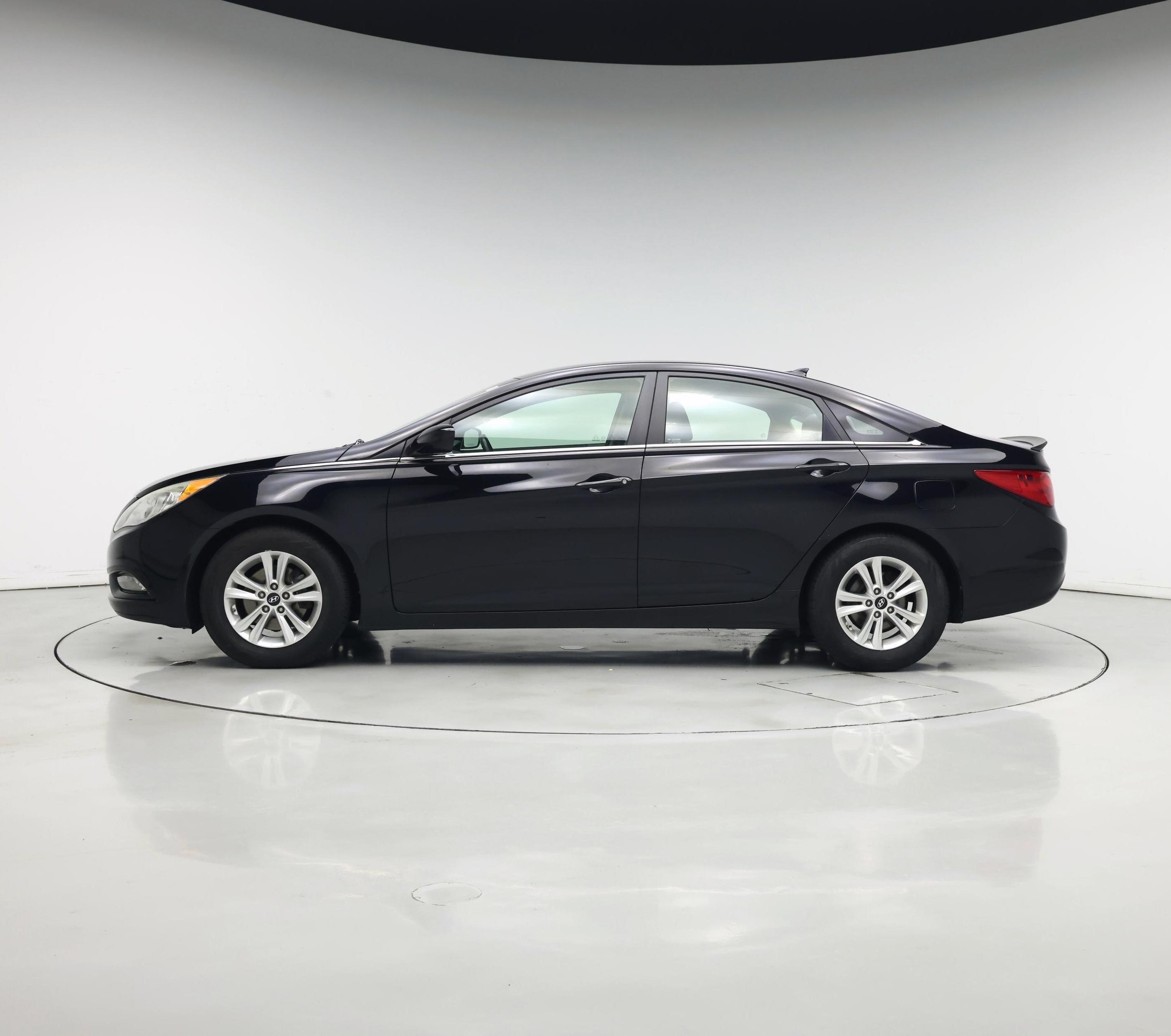 Thumbnail: 2013 Hyundai Sonata - 3