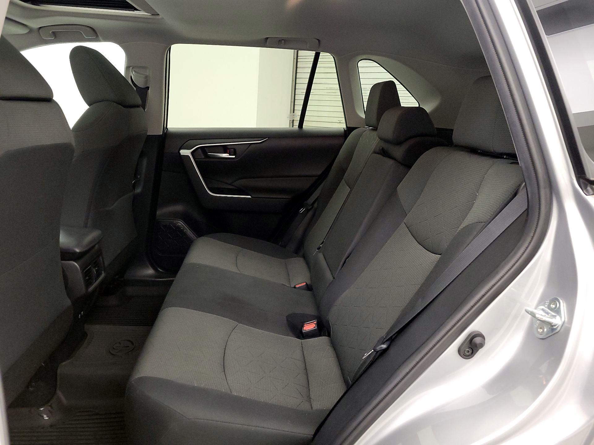 Thumbnail: 2021 Toyota RAV4 - 20