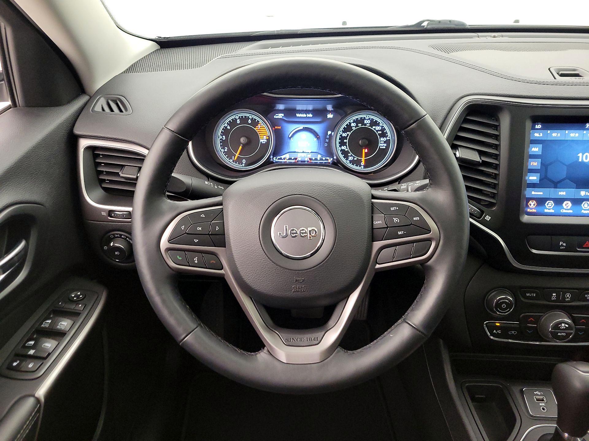 Thumbnail: 2021 Jeep Cherokee - 10