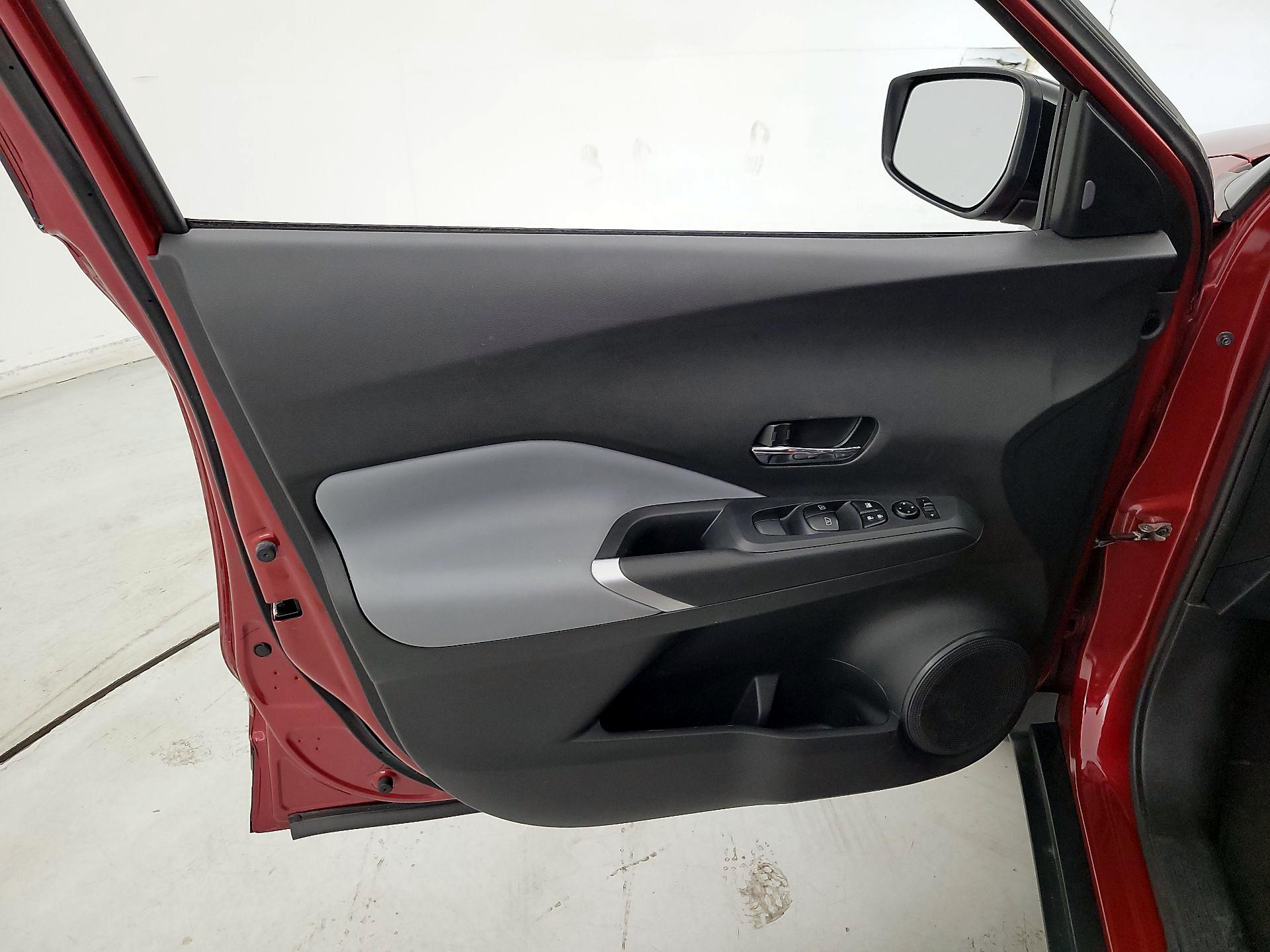 Thumbnail: 2021 Nissan Kicks - 12