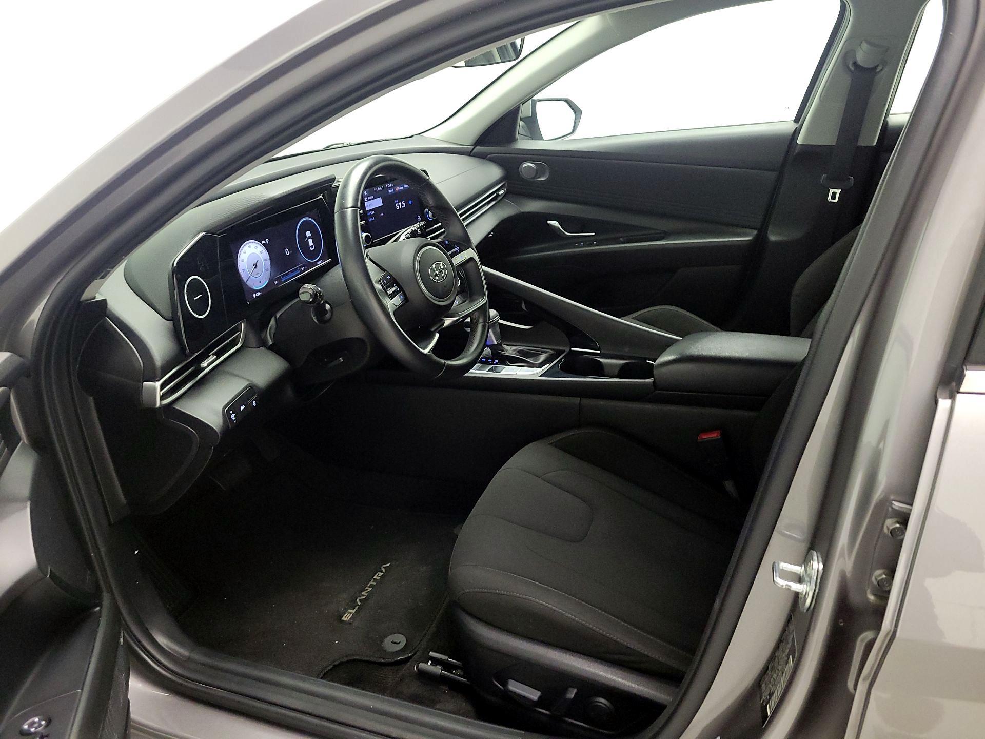 Thumbnail: 2021 Hyundai Elantra - 11