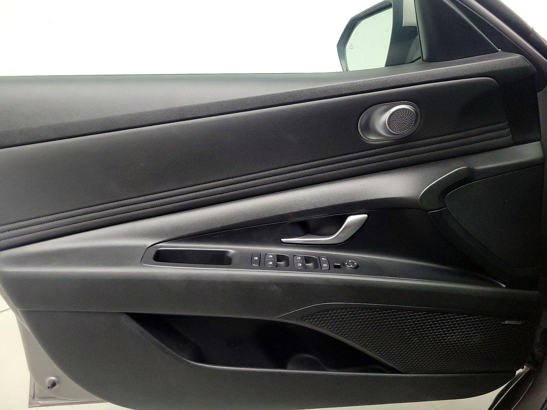 Thumbnail: 2021 Hyundai Elantra - 12