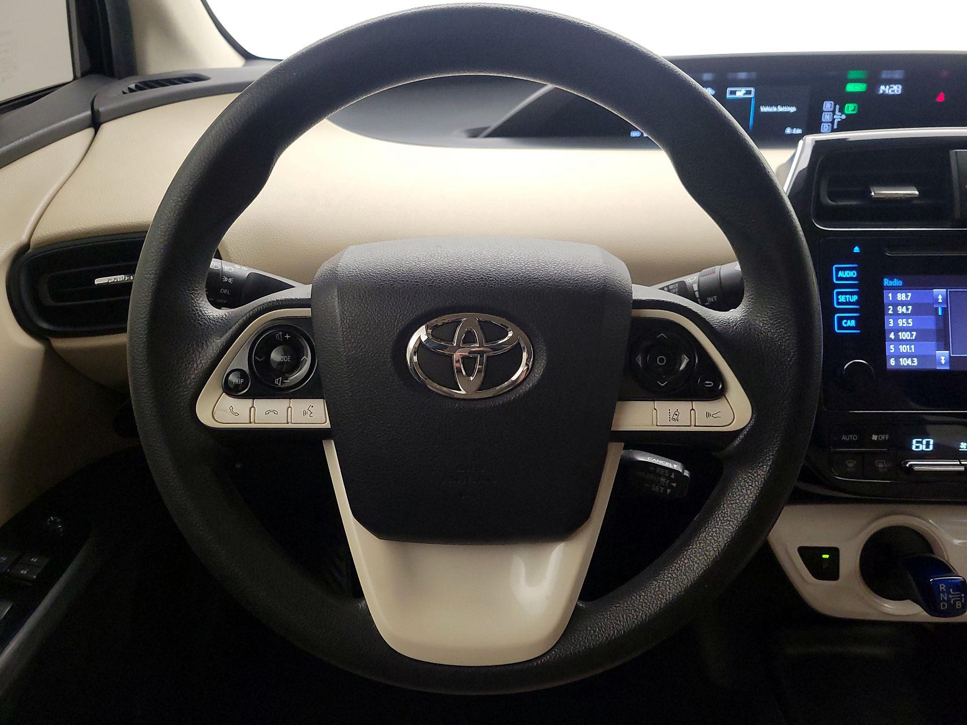 Thumbnail: 2018 Toyota Prius - 10