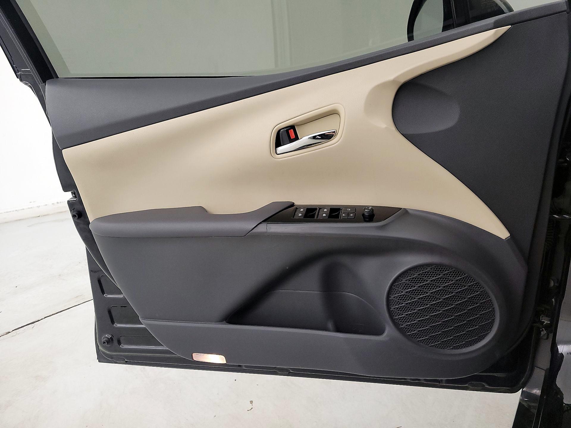 Thumbnail: 2018 Toyota Prius - 12