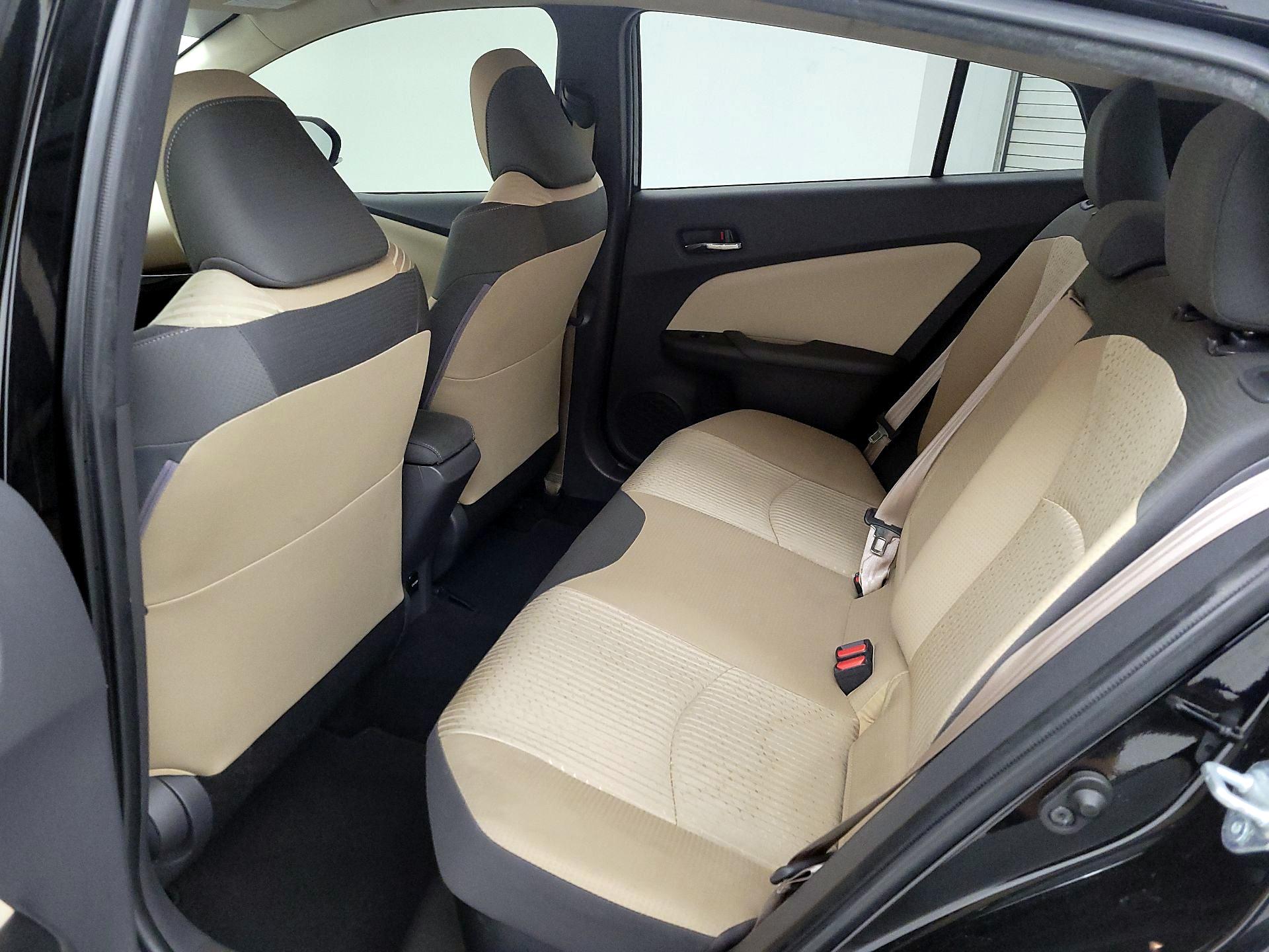 Thumbnail: 2018 Toyota Prius - 18