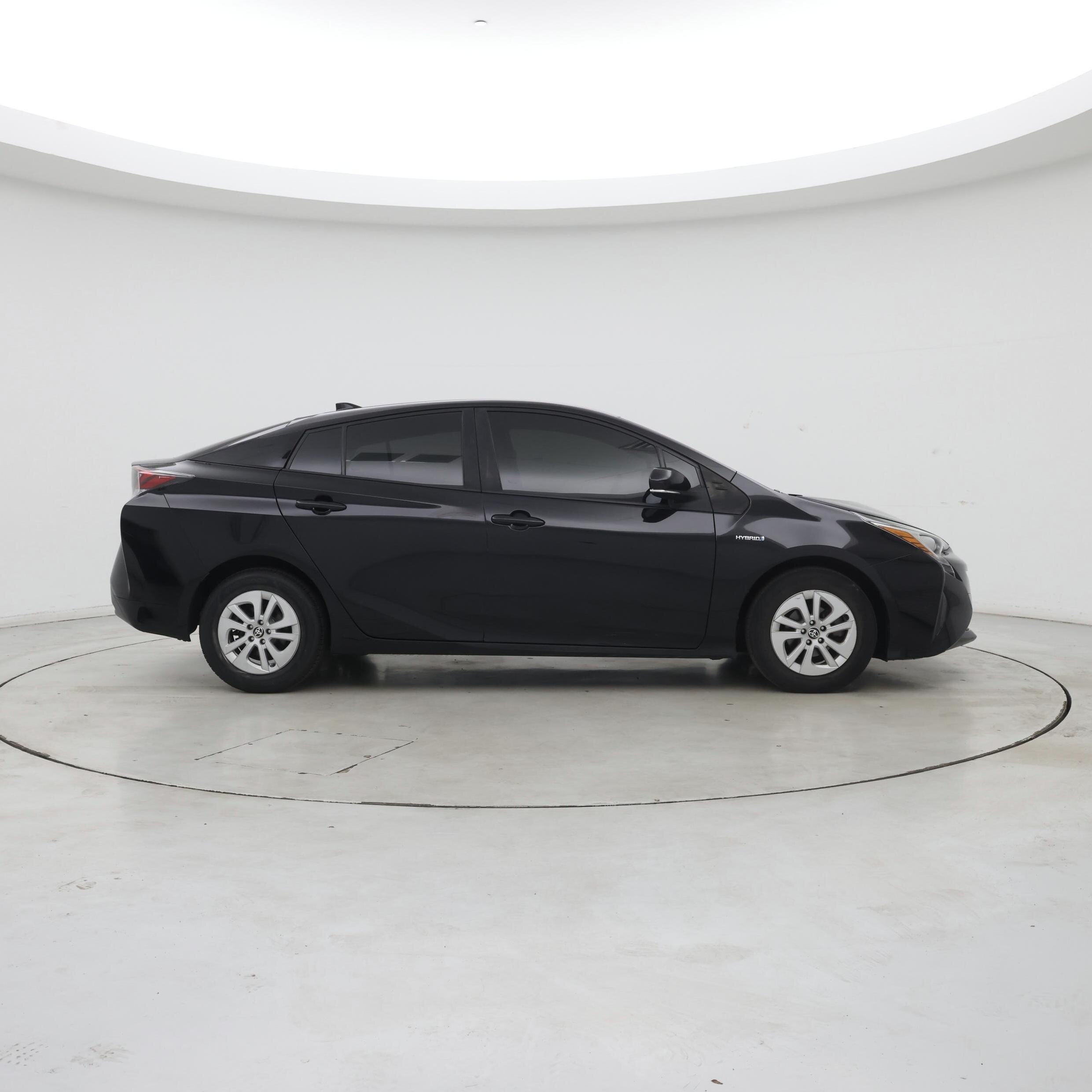 Thumbnail: 2018 Toyota Prius - 7