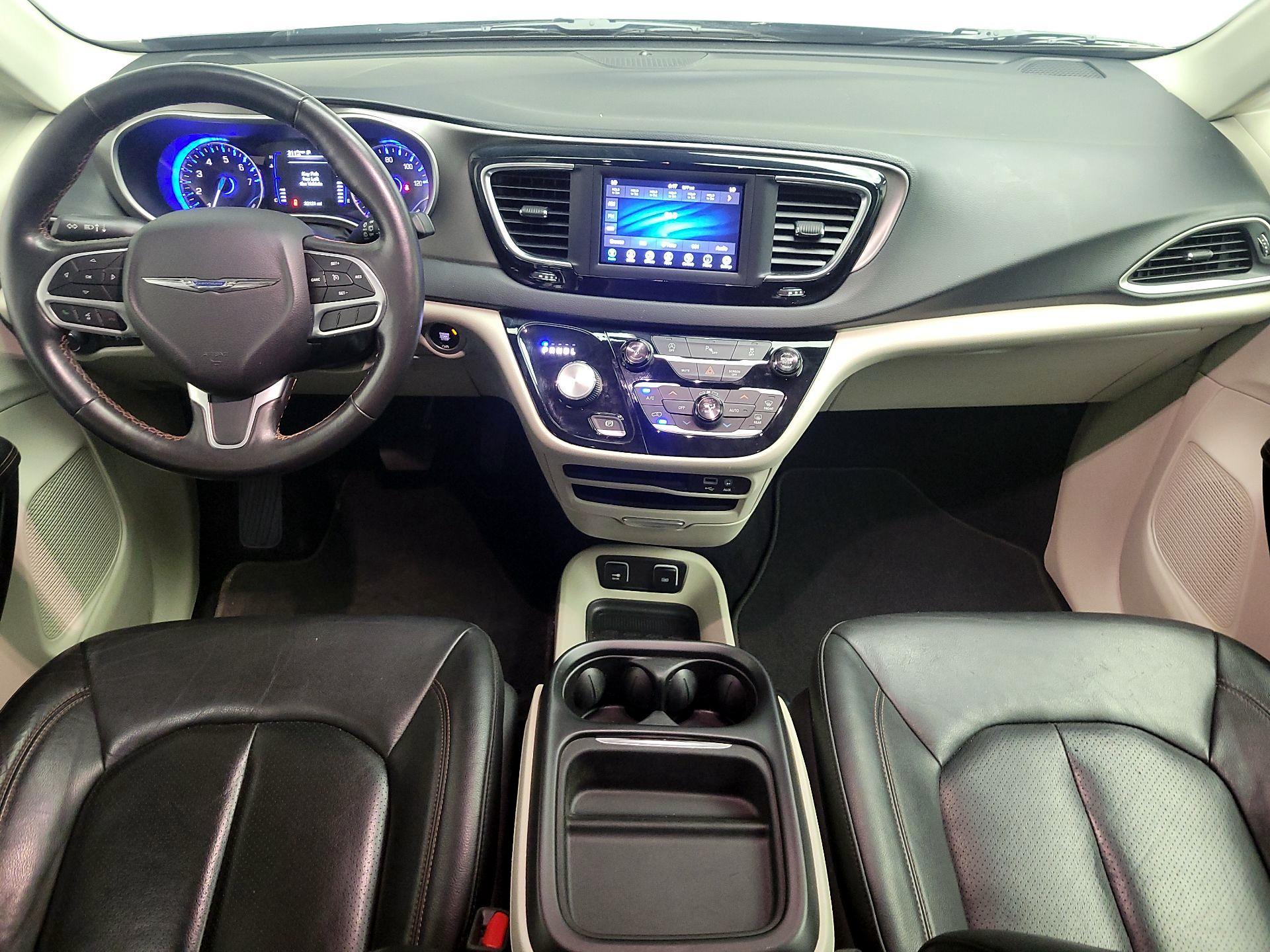Thumbnail: 2020 Chrysler Pacifica - 9