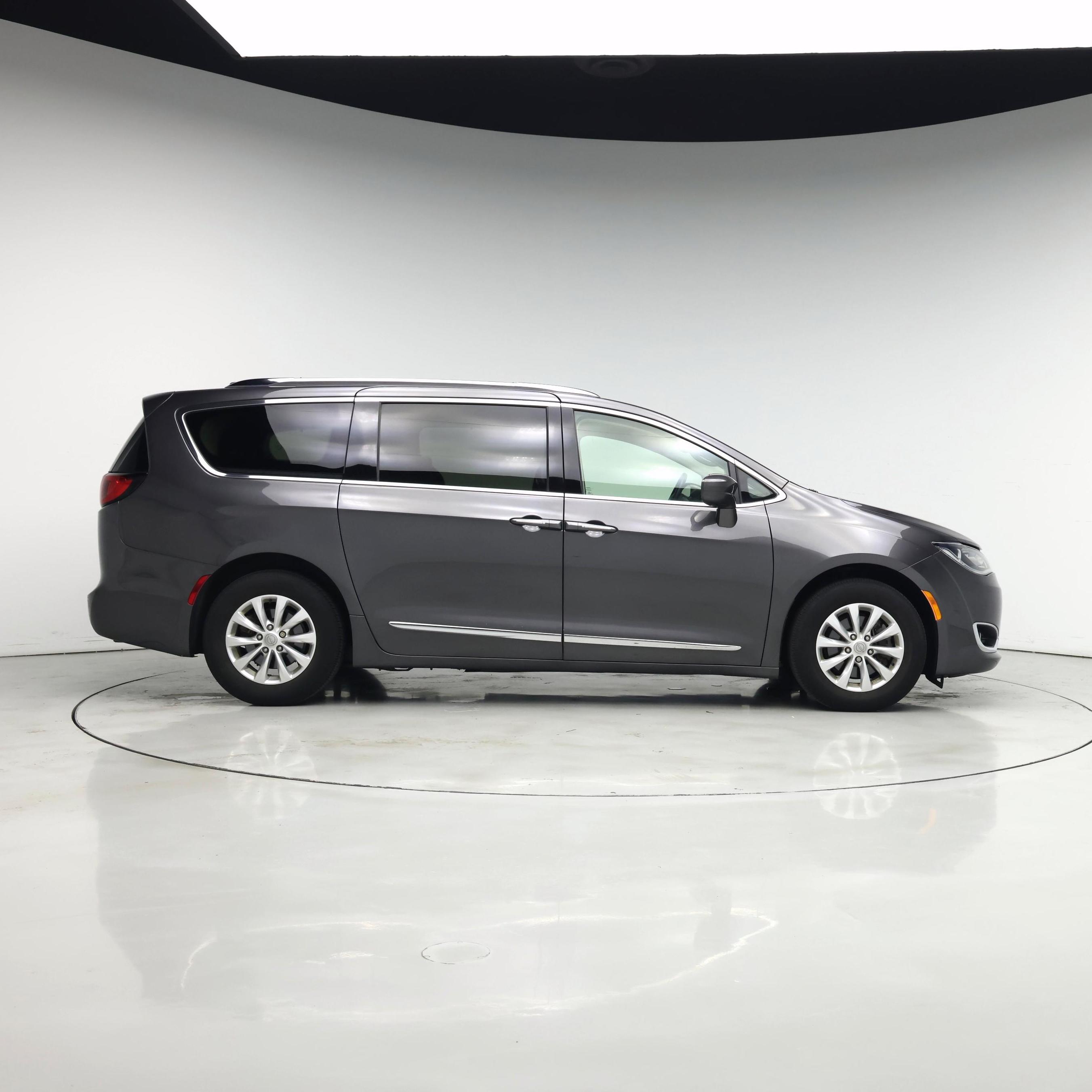 Thumbnail: 2020 Chrysler Pacifica - 7