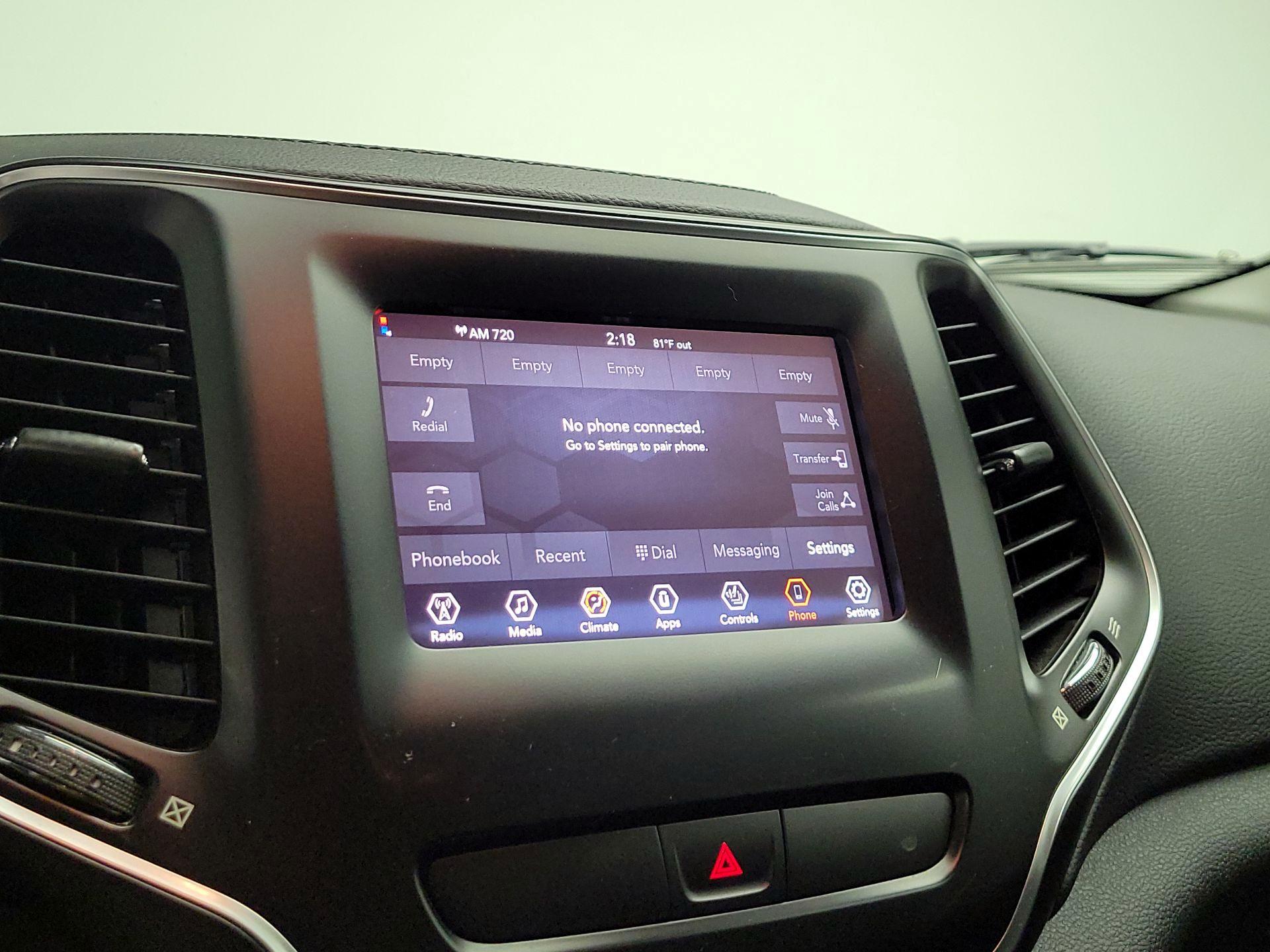 Thumbnail: 2019 Jeep Cherokee - 15