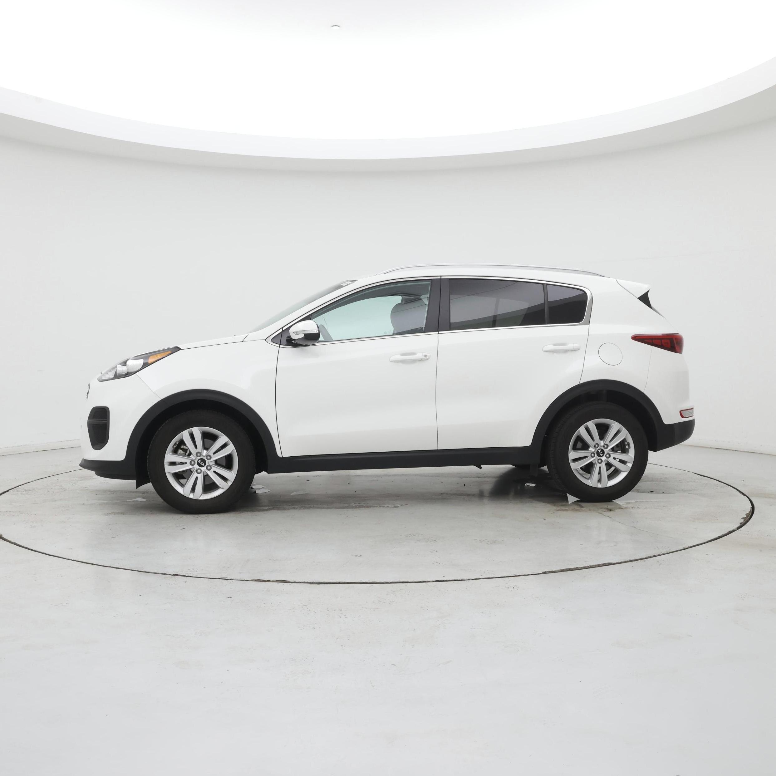 Thumbnail: 2018 Kia Sportage - 3