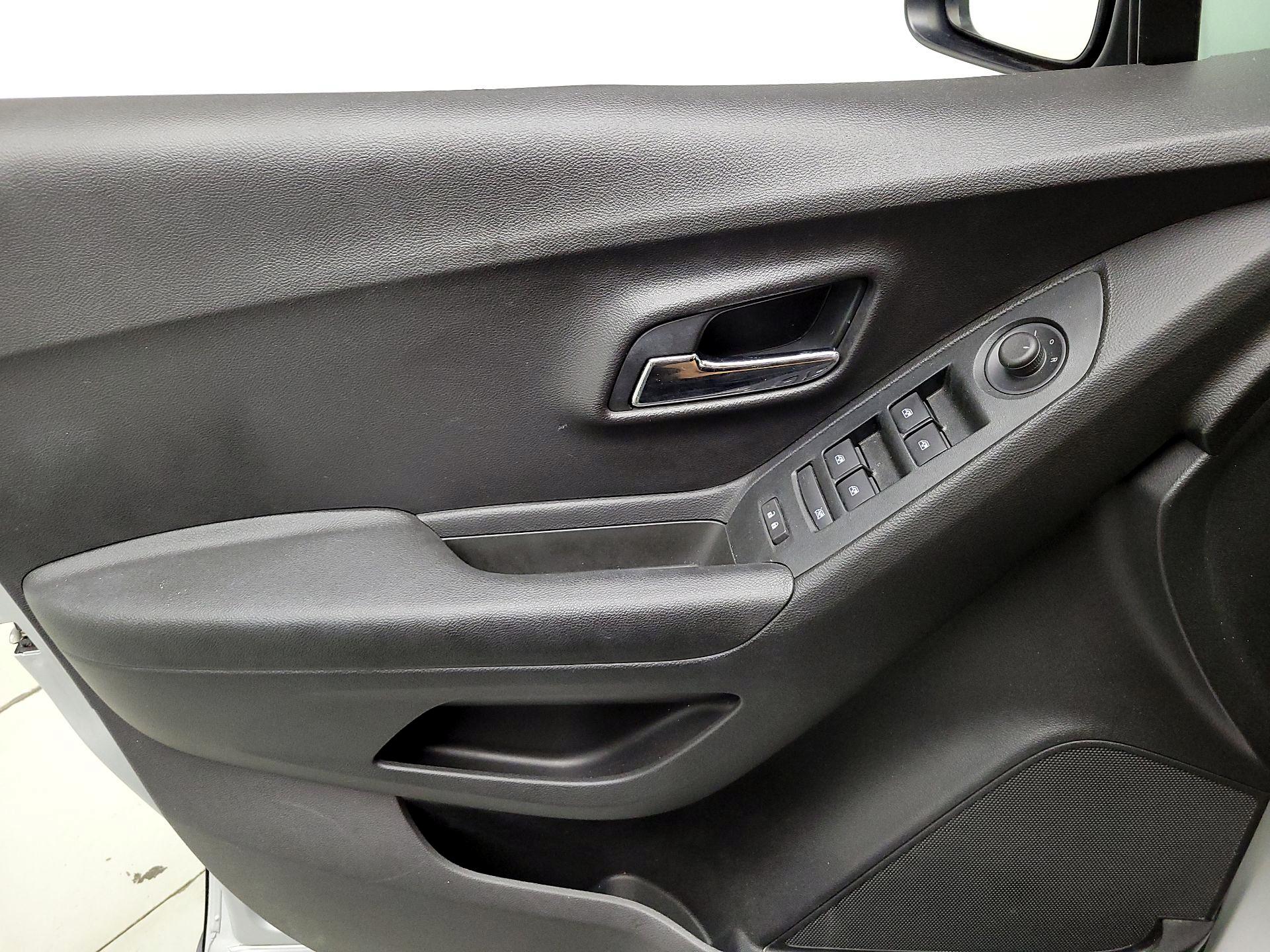 Thumbnail: 2019 Chevrolet Trax - 12