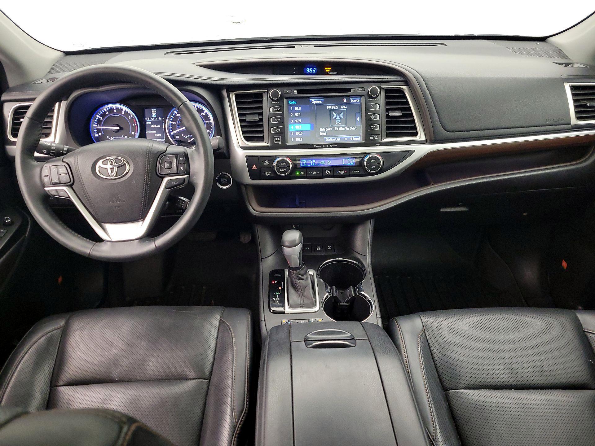 Thumbnail: 2016 Toyota Highlander - 9