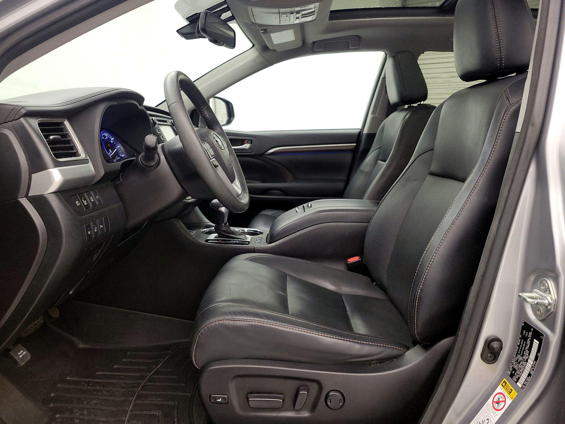Thumbnail: 2016 Toyota Highlander - 11
