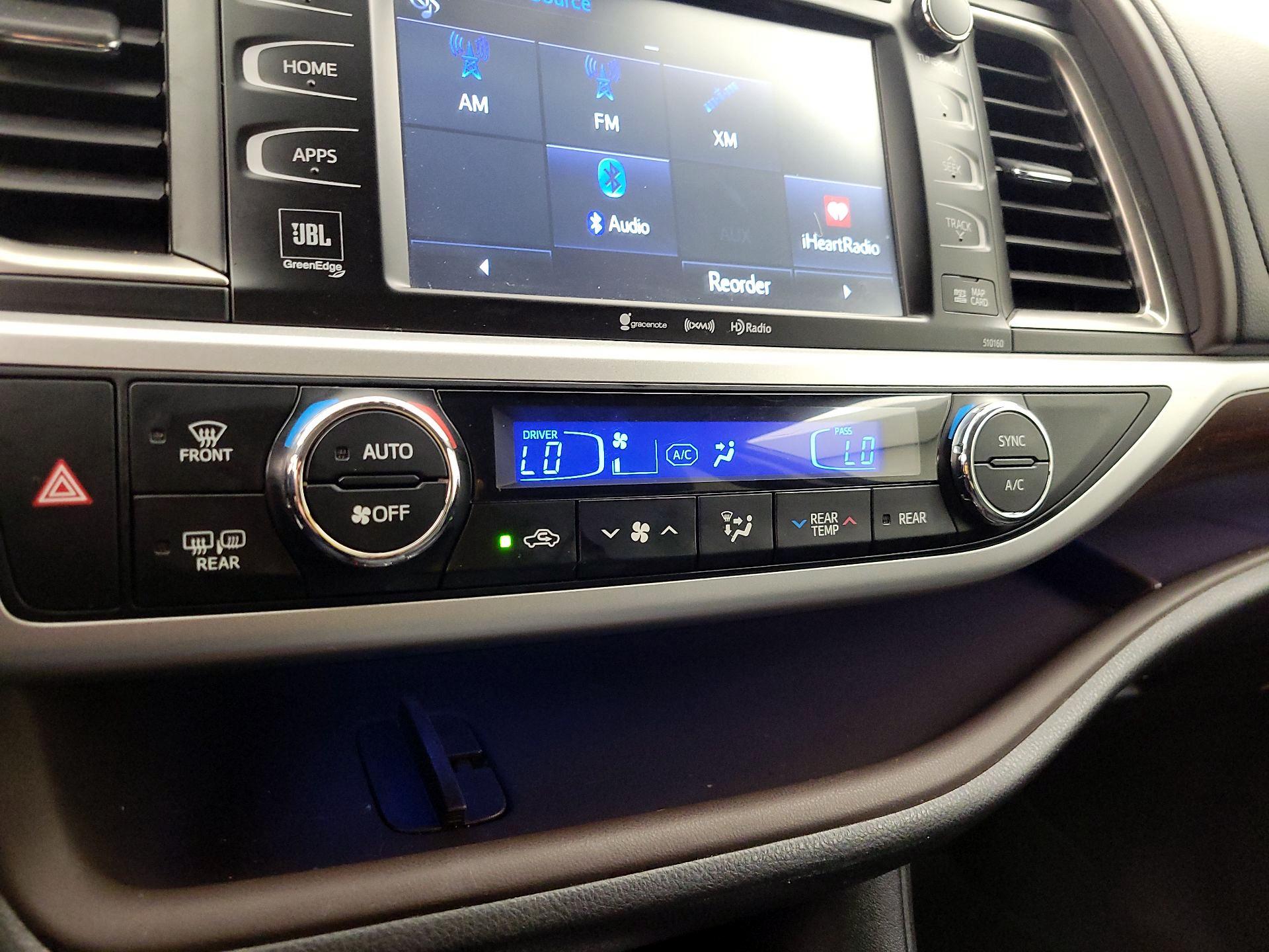 Thumbnail: 2016 Toyota Highlander - 16