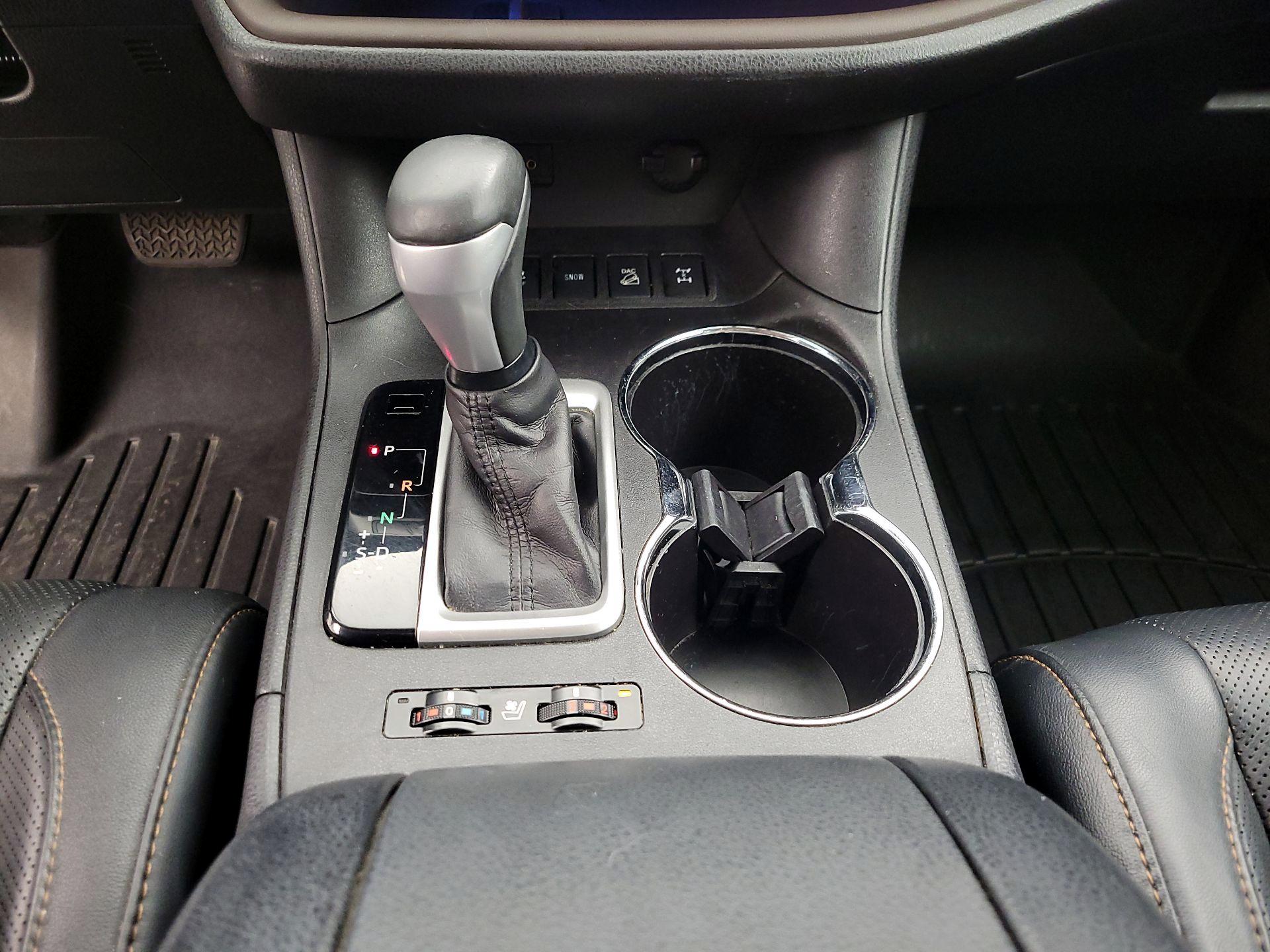 Thumbnail: 2016 Toyota Highlander - 17