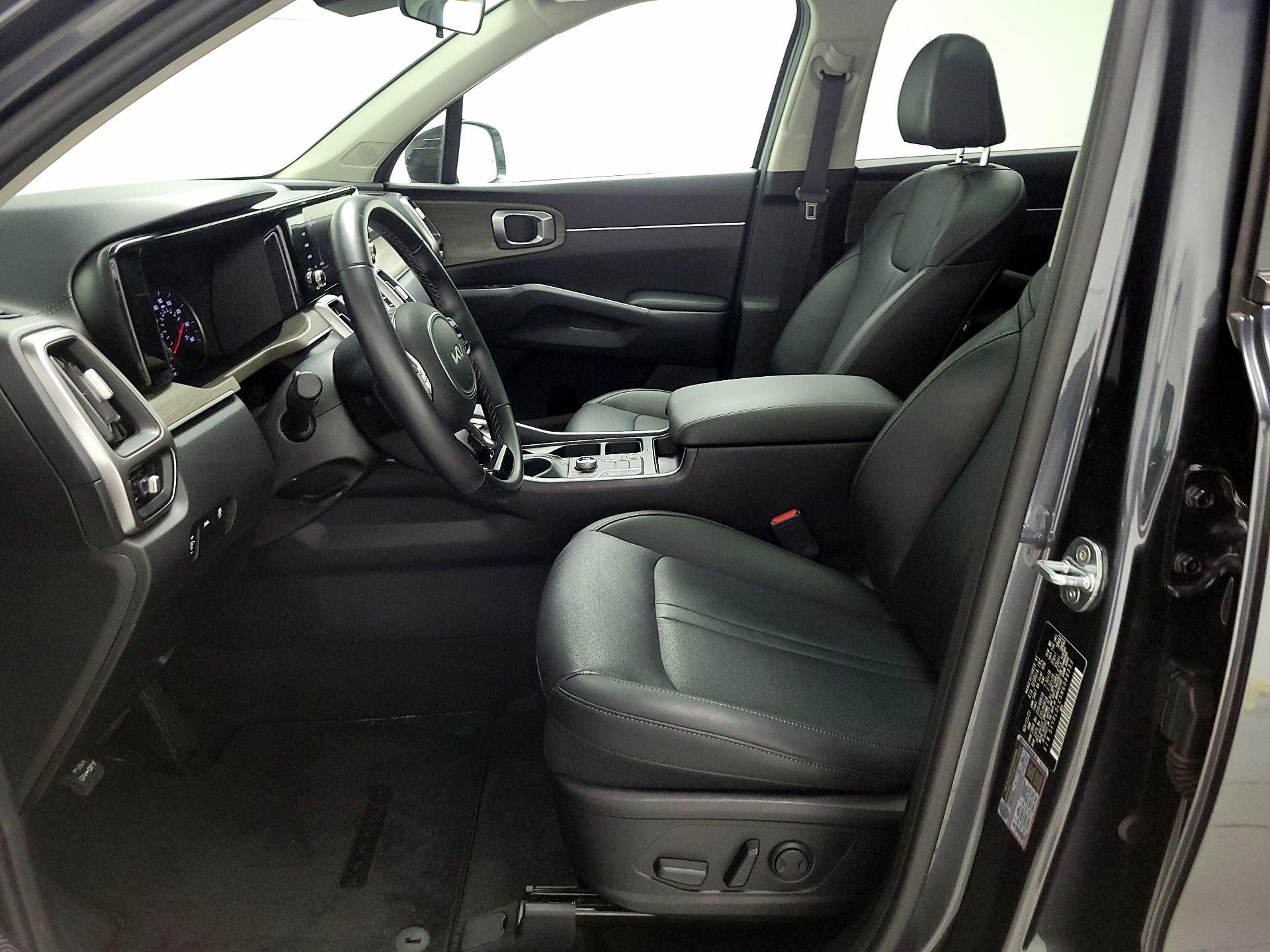 Thumbnail: 2022 Kia Sorento - 11