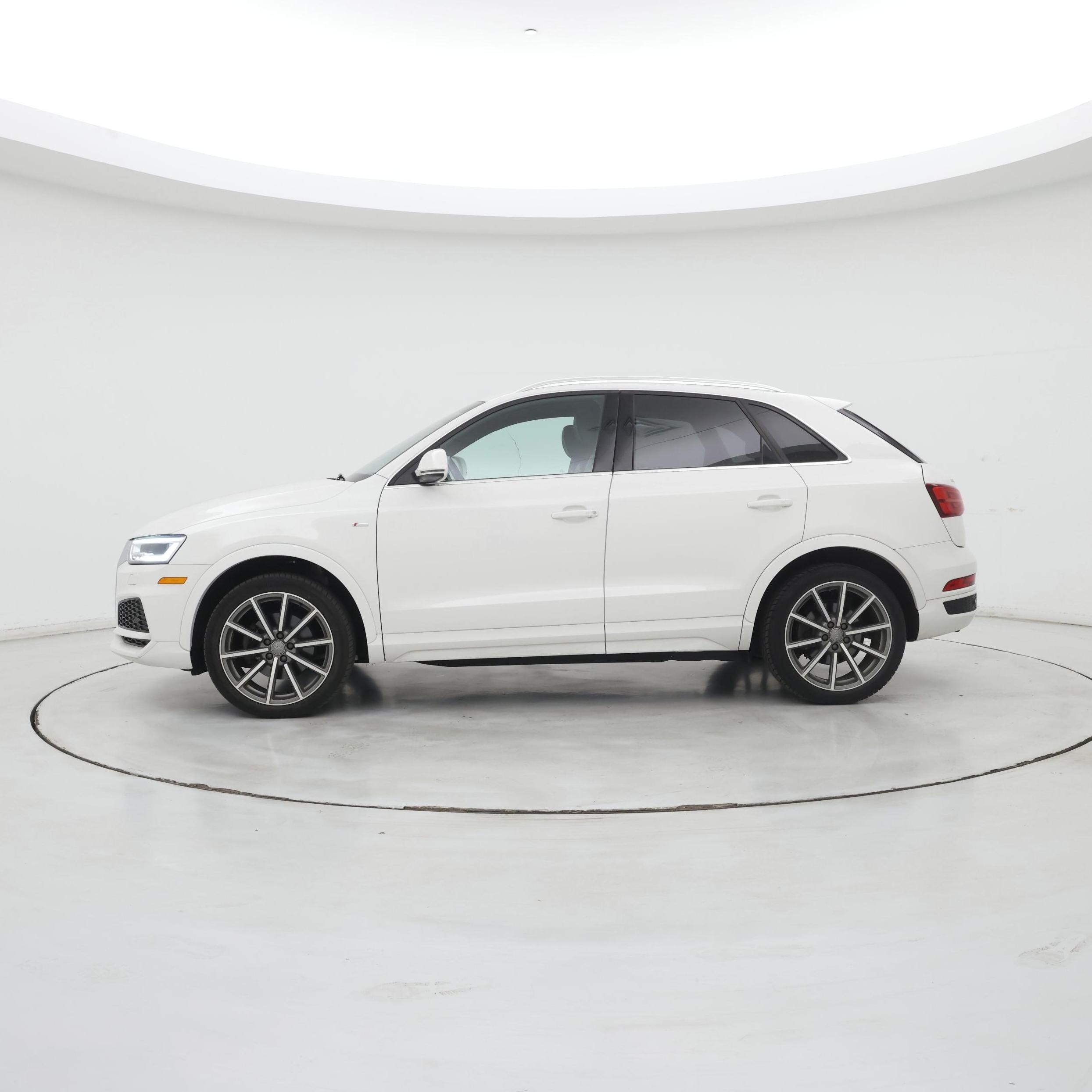 Thumbnail: 2018 Audi Q3 - 3
