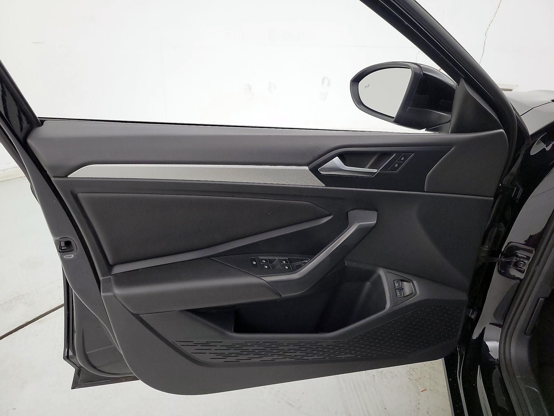 Thumbnail: 2021 Volkswagen Jetta - 12