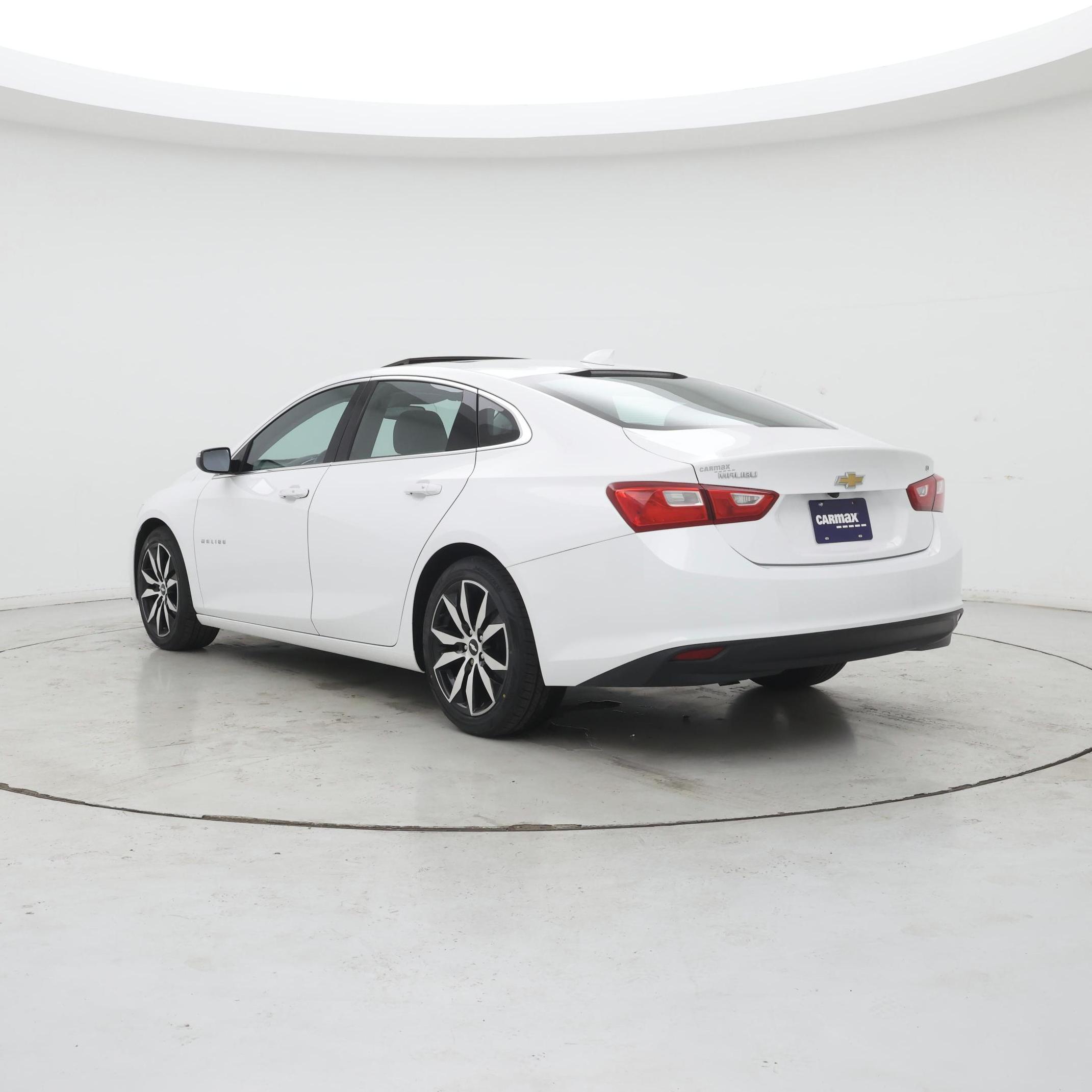 Thumbnail: 2017 Chevrolet Malibu - 2