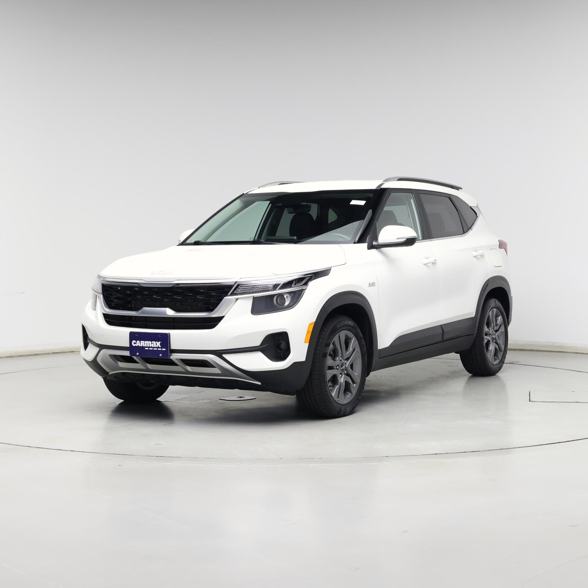 Thumbnail: 2023 Kia Seltos - 4