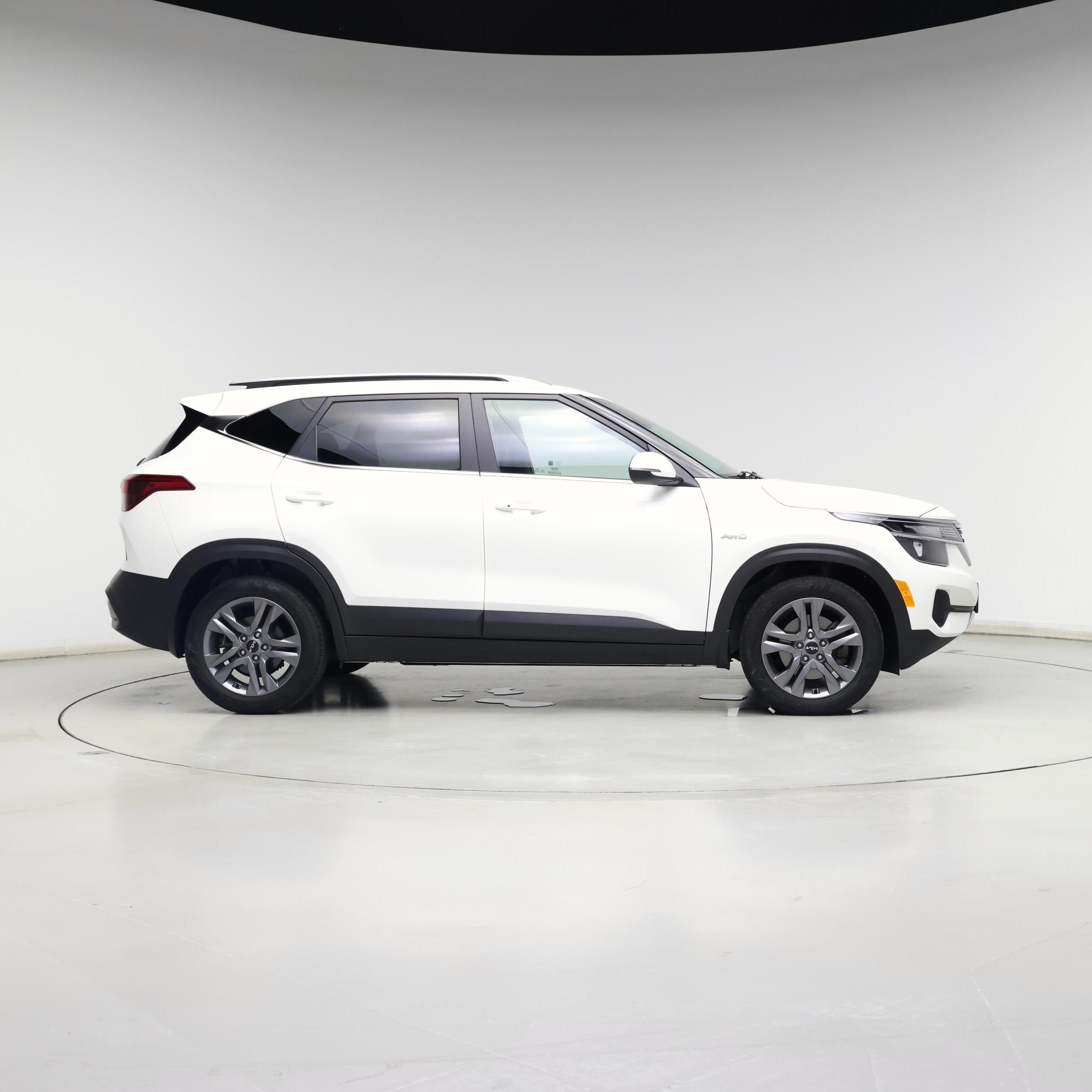 Thumbnail: 2023 Kia Seltos - 7