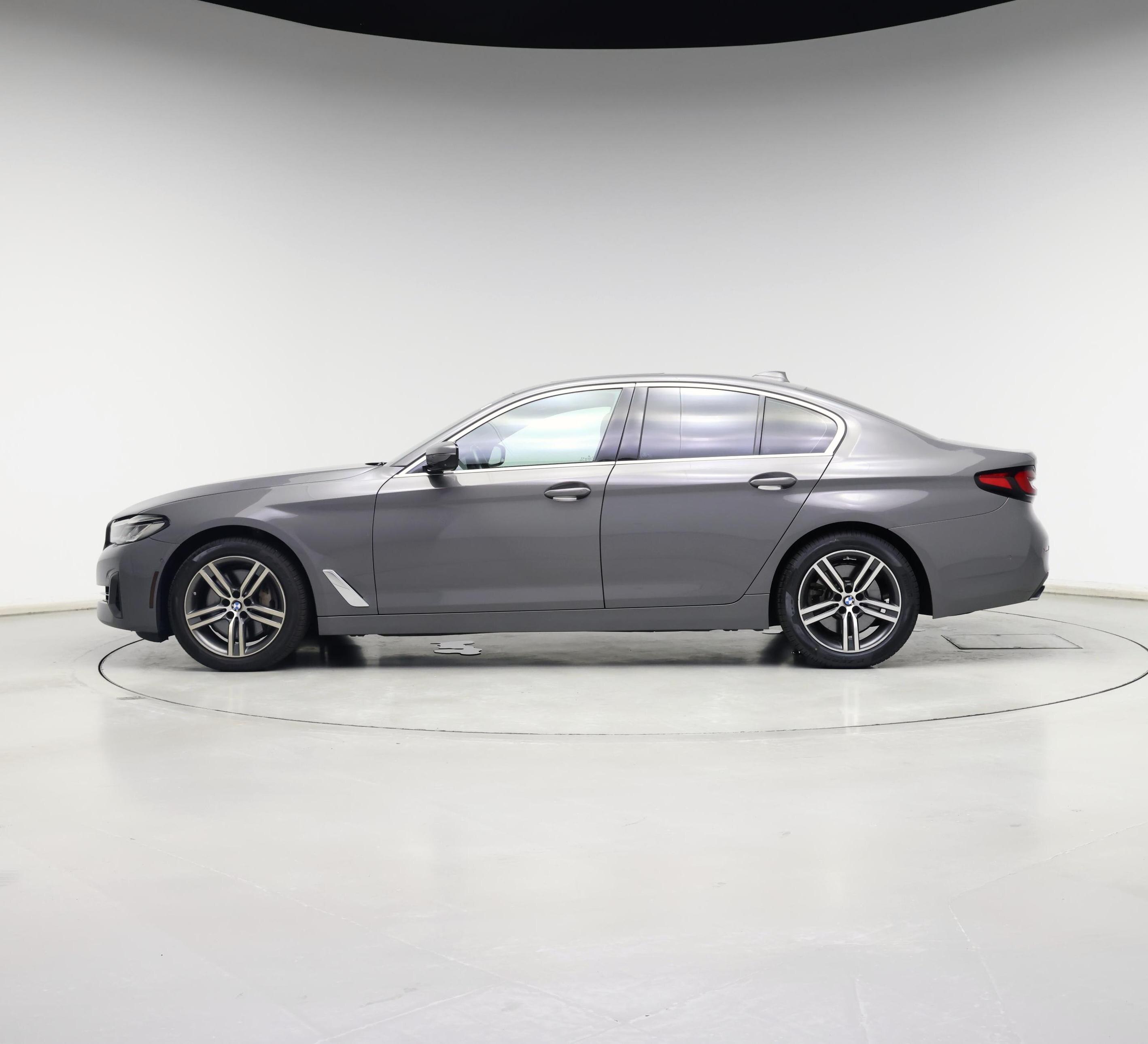 Thumbnail: 2021 BMW 5 Series - 3