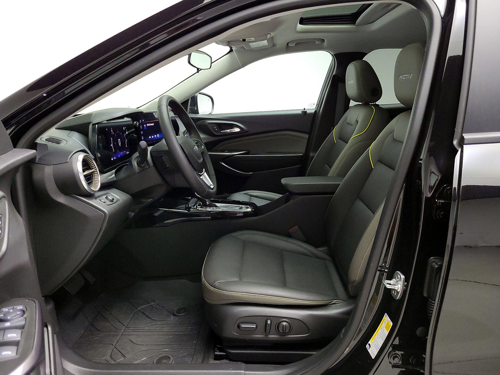 Thumbnail: 2025 Chevrolet Trax - 11
