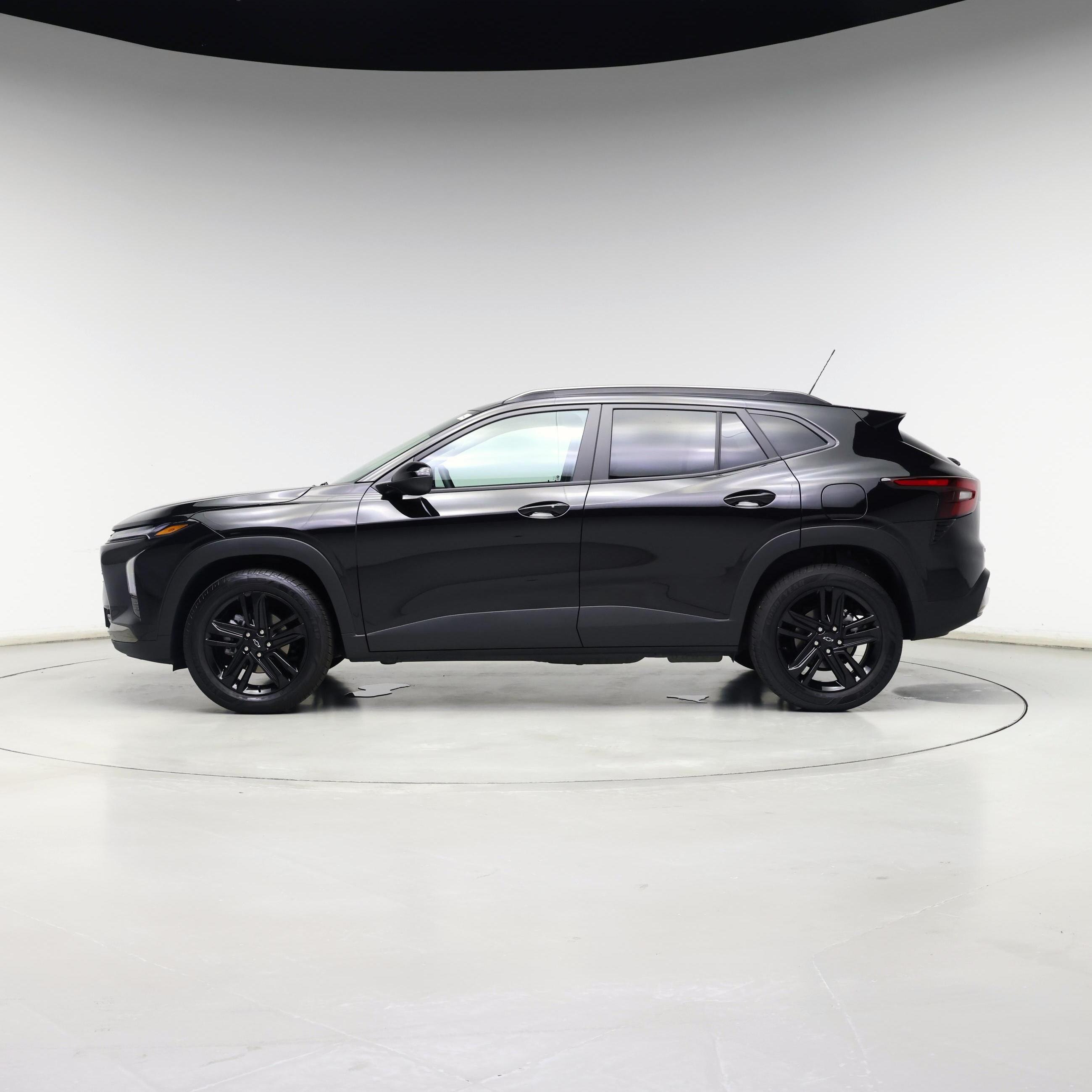 Thumbnail: 2025 Chevrolet Trax - 3