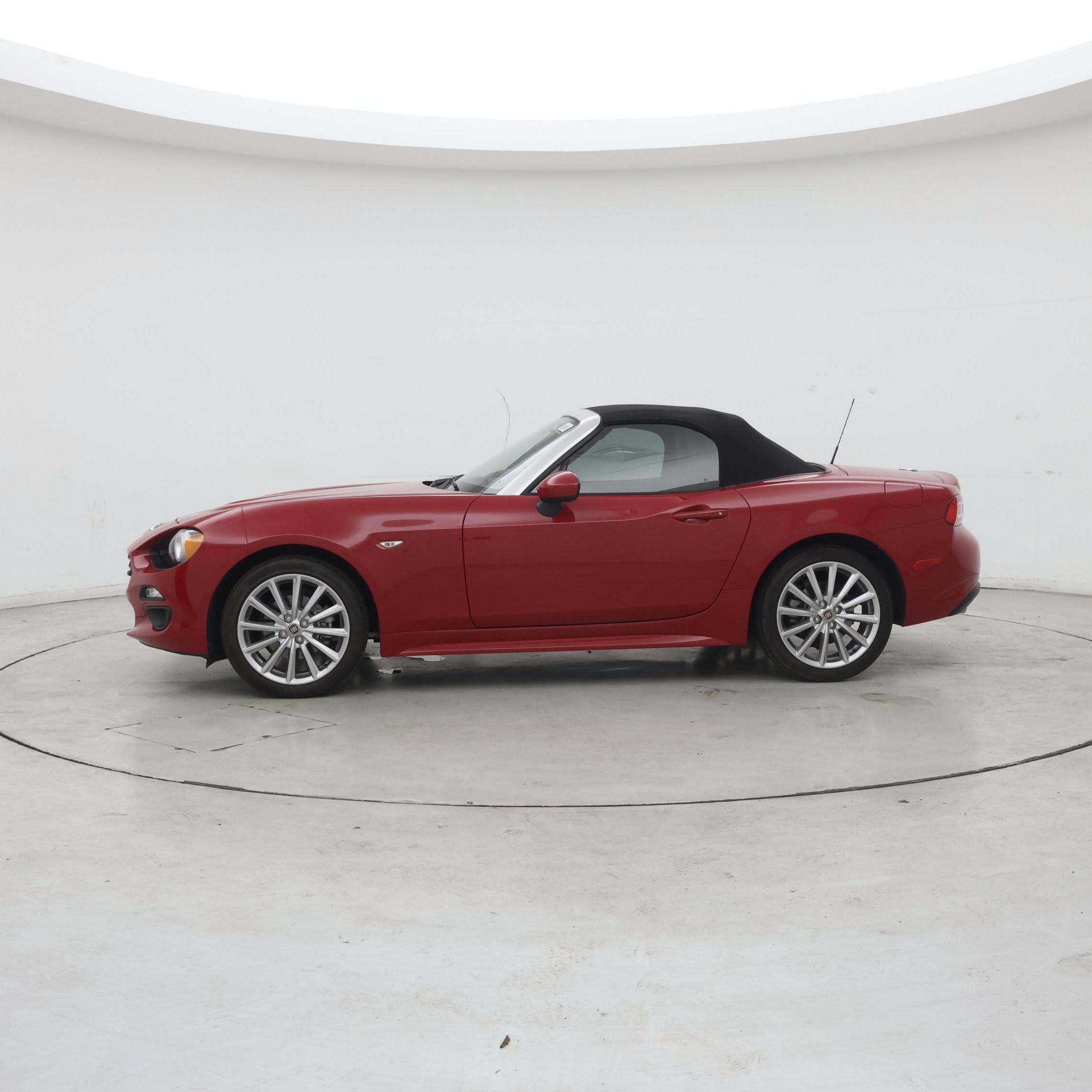 Thumbnail: 2018 Fiat 124 Spider - 3