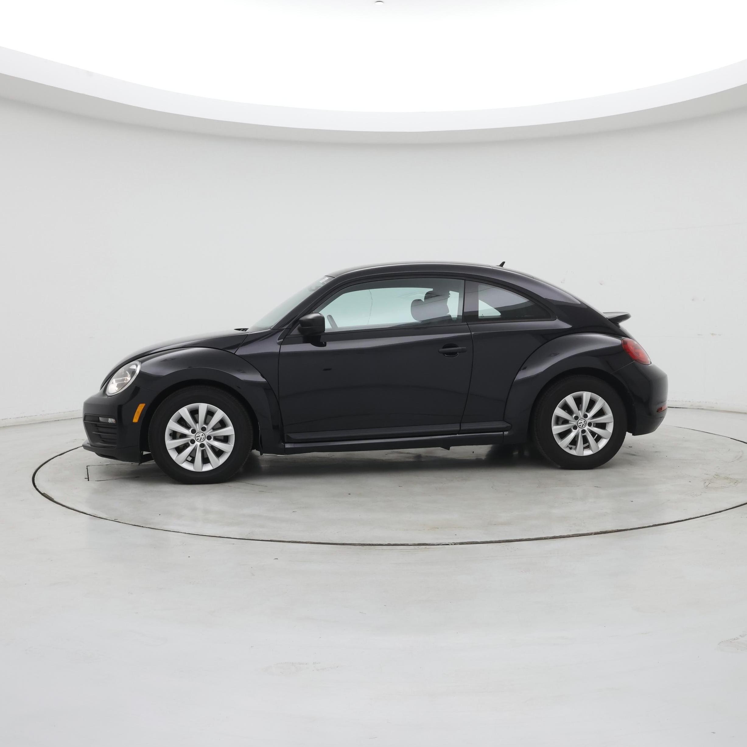 Thumbnail: 2018 Volkswagen Beetle - 3