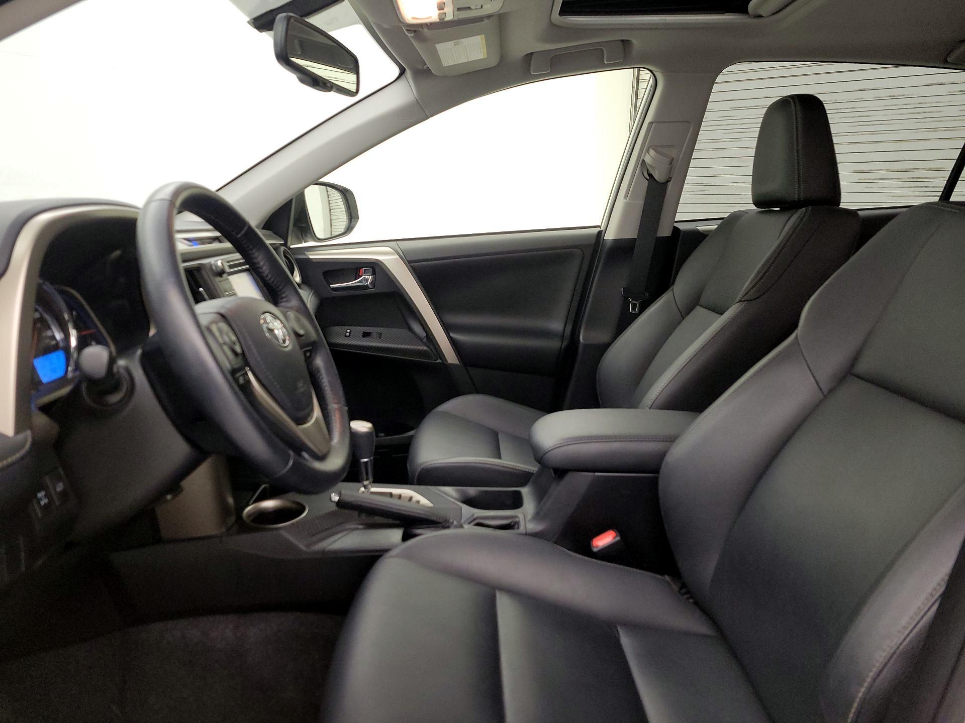 Thumbnail: 2015 Toyota RAV4 - 11