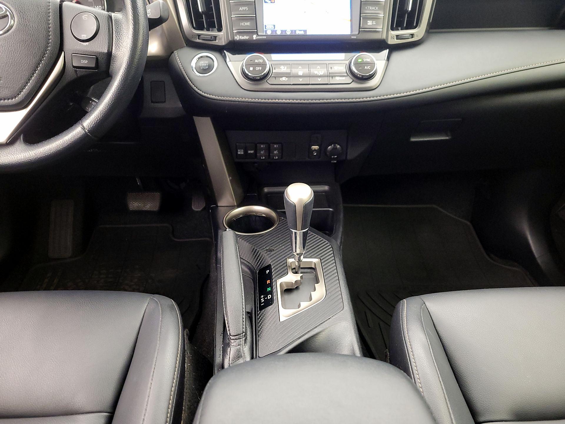 Thumbnail: 2015 Toyota RAV4 - 18
