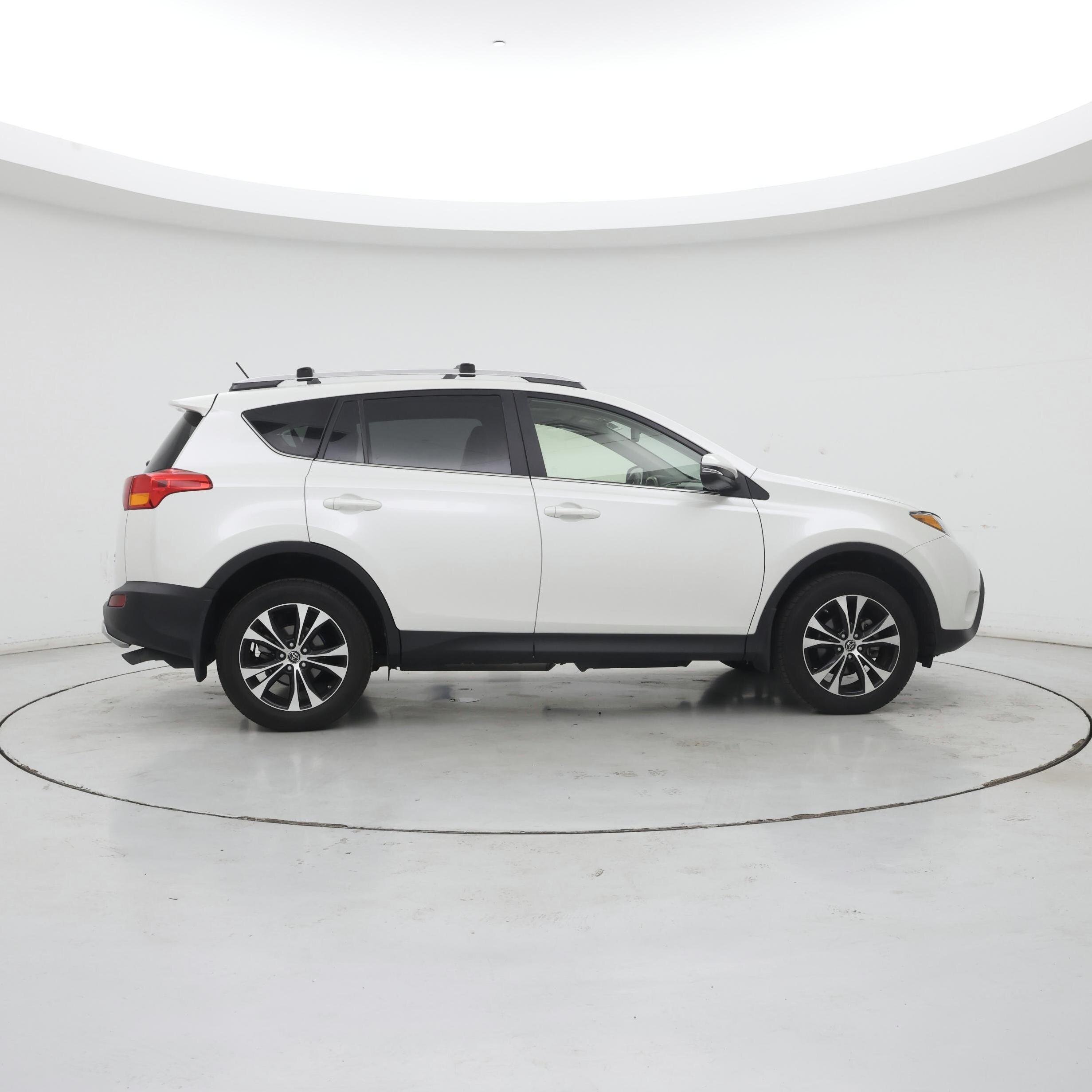 Thumbnail: 2015 Toyota RAV4 - 7