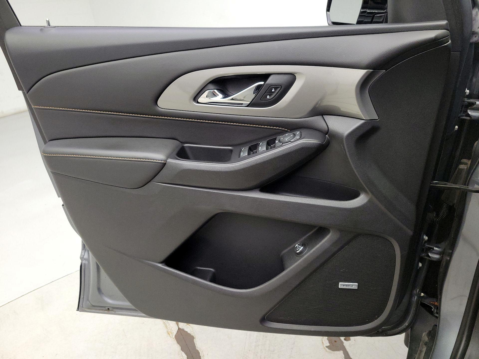 Thumbnail: 2020 Chevrolet Traverse - 12