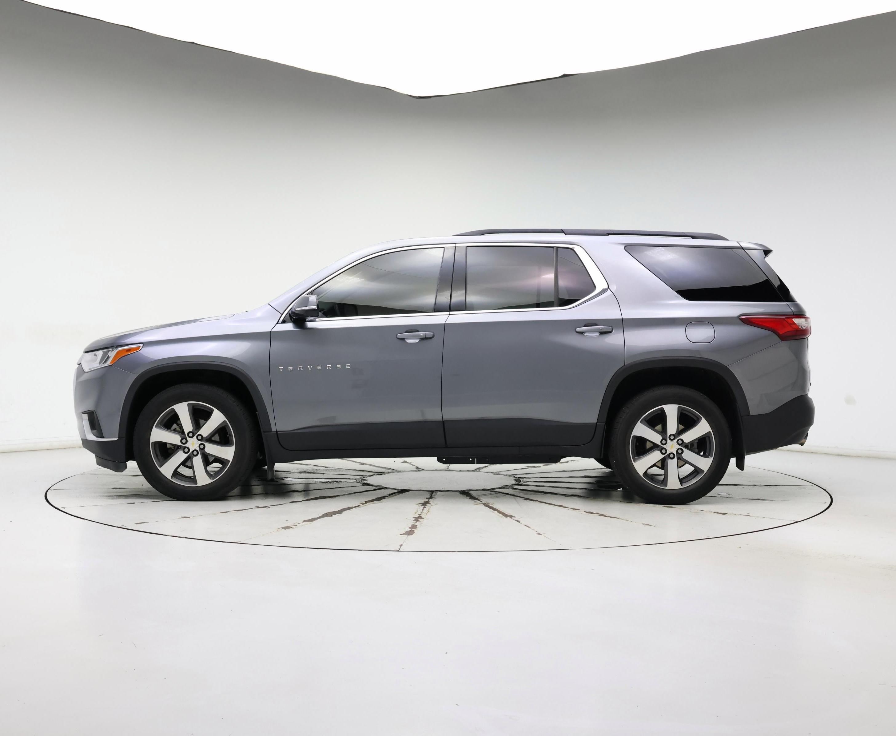 Thumbnail: 2020 Chevrolet Traverse - 3