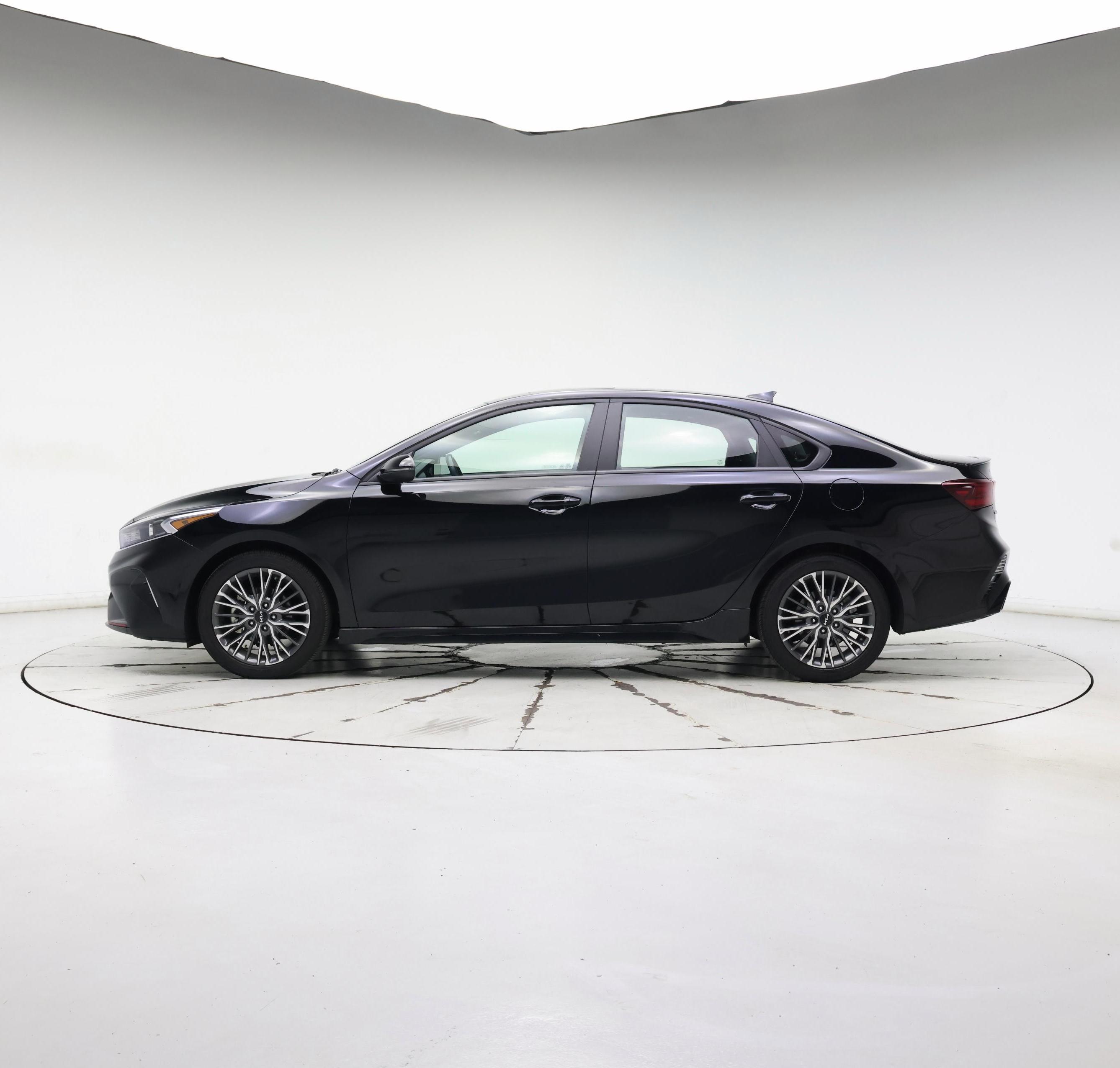 Thumbnail: 2024 Kia Forte - 3