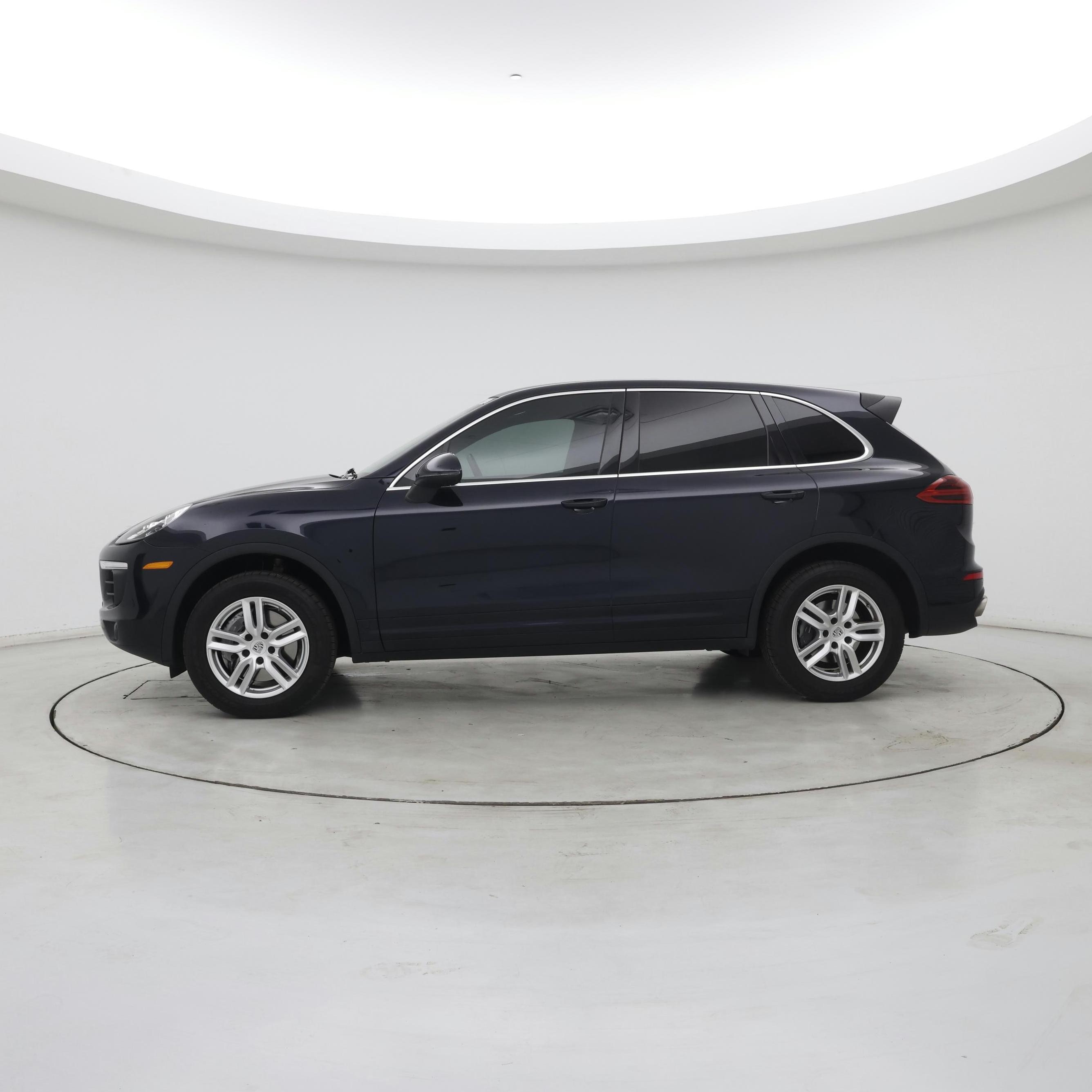Thumbnail: 2017 Porsche Cayenne - 3