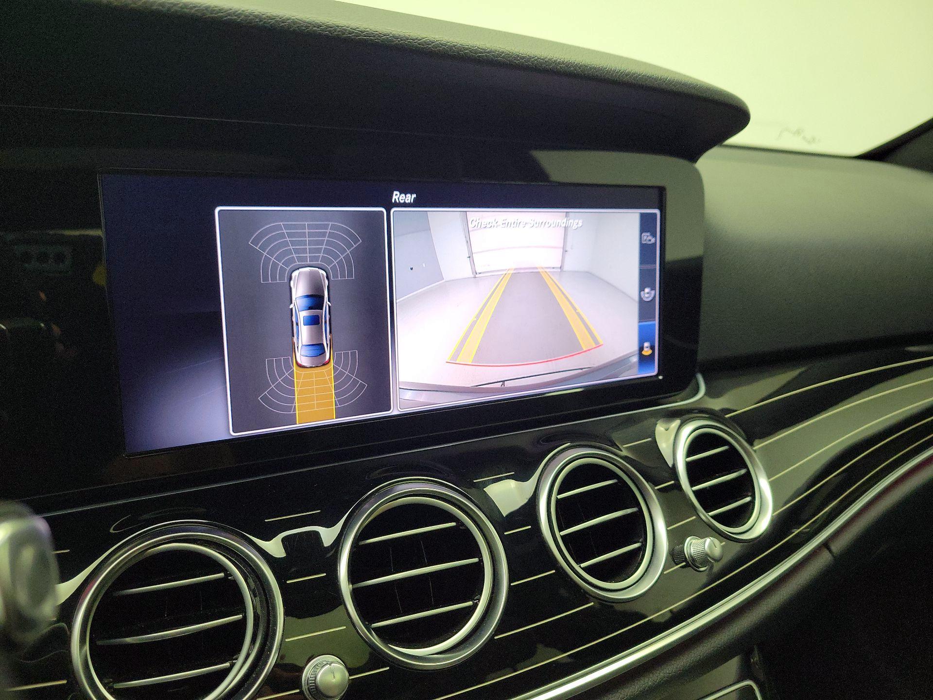 Thumbnail: 2018 Mercedes-Benz E-Class - 15
