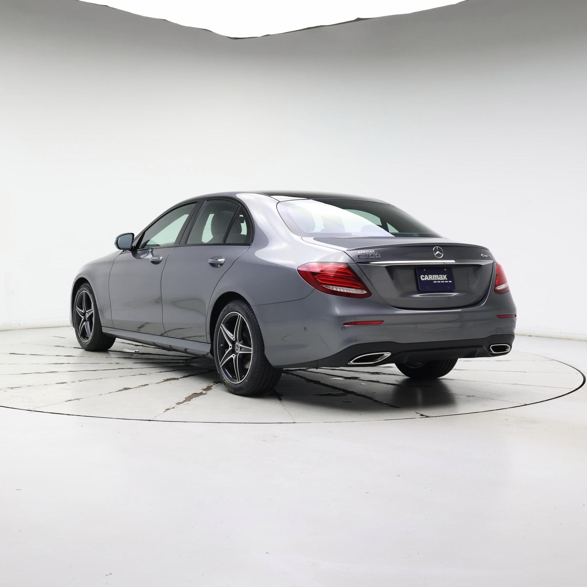 Thumbnail: 2018 Mercedes-Benz E-Class - 2