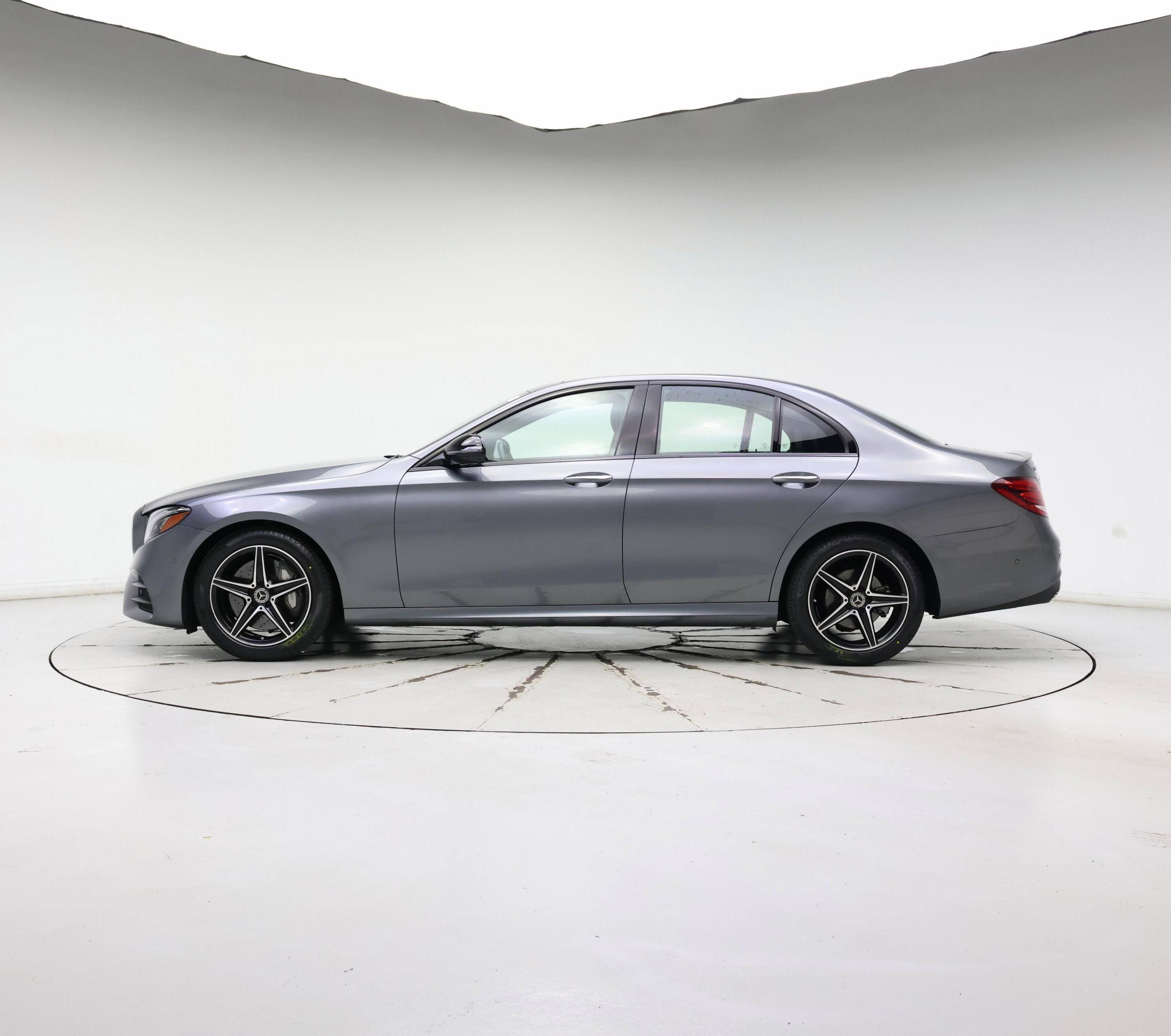 Thumbnail: 2018 Mercedes-Benz E-Class - 3