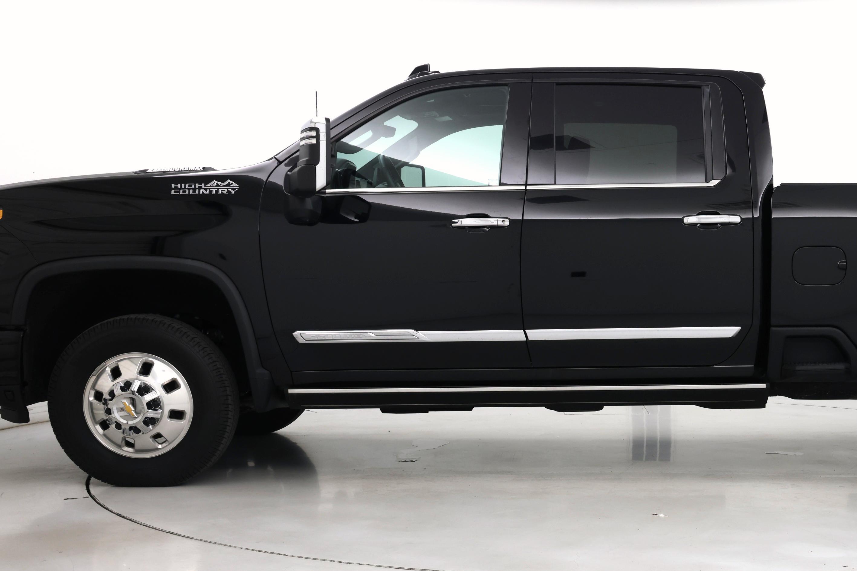 Thumbnail: 2024 Chevrolet Silverado 3500 - 3